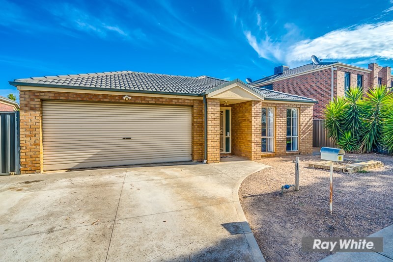 41 Manor Lakes Boulevard, Wyndham Vale, VIC 3024