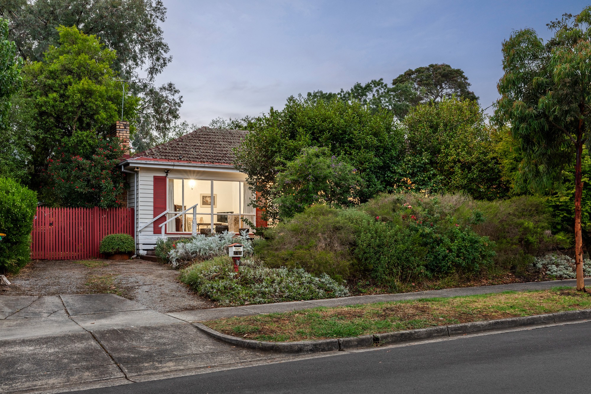 17 Canora Street, Blackburn South, VIC 3130