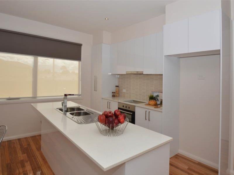 1/15 GLADSTONE Parade, Glenroy, VIC 3046