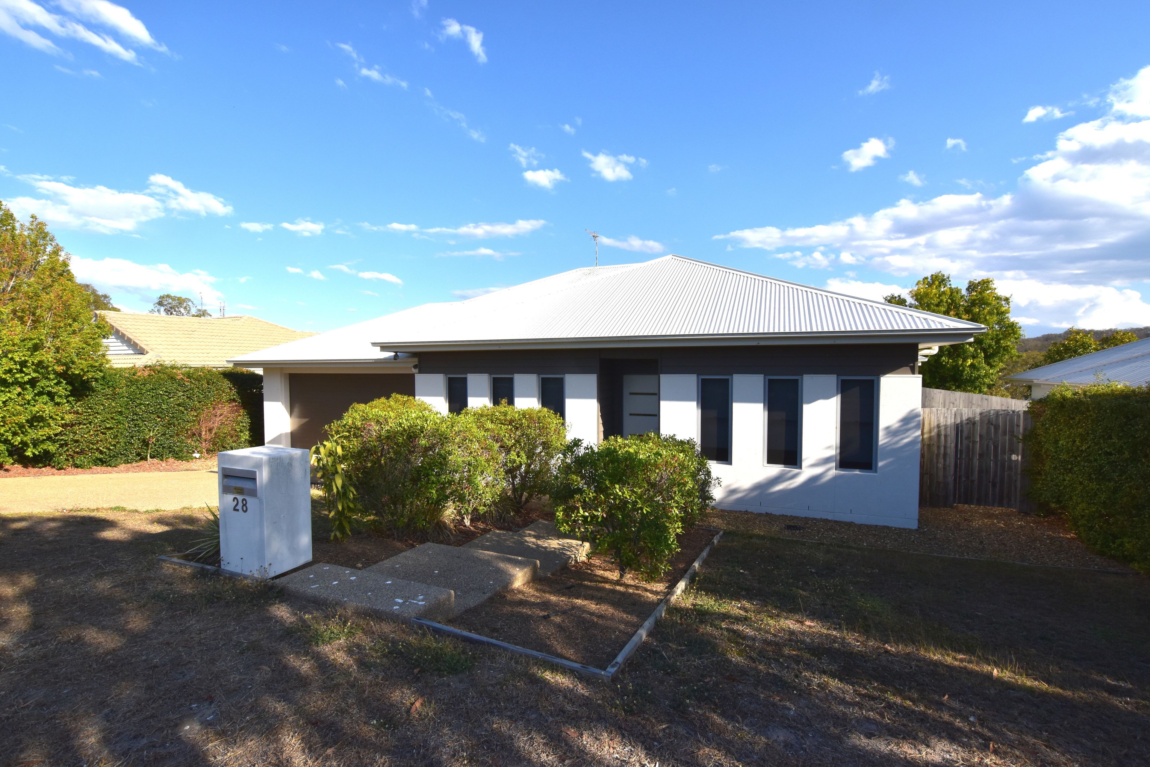 28 Orchard Drive, Kirkwood, QLD 4680