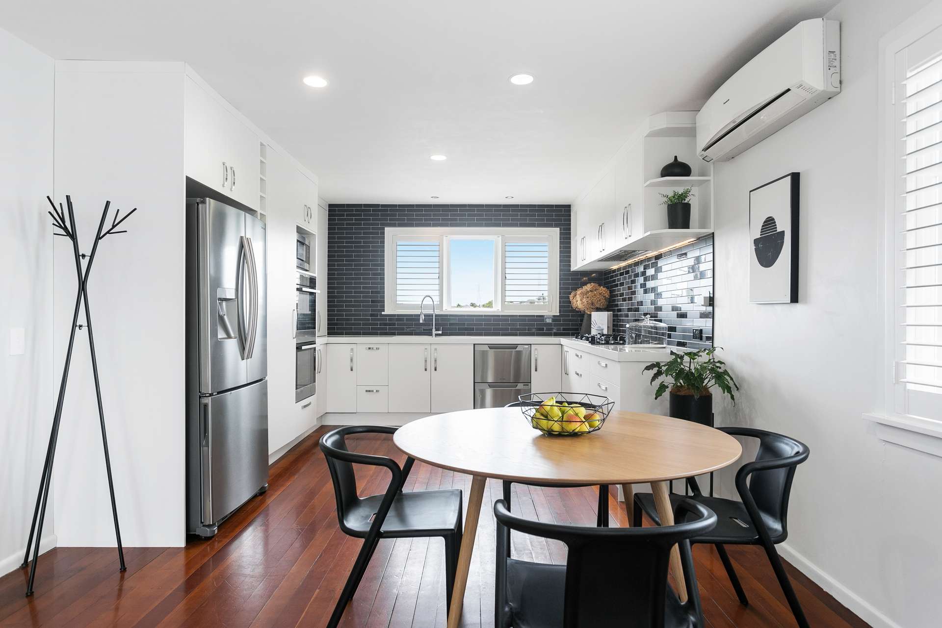64 Oakdale Road photo 1