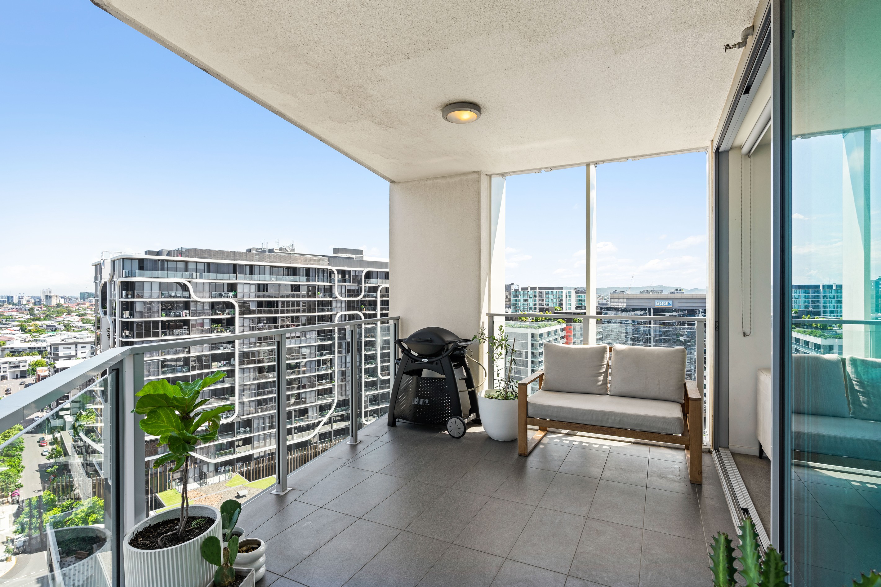 1811/30 Festival Place, Newstead, QLD 4006