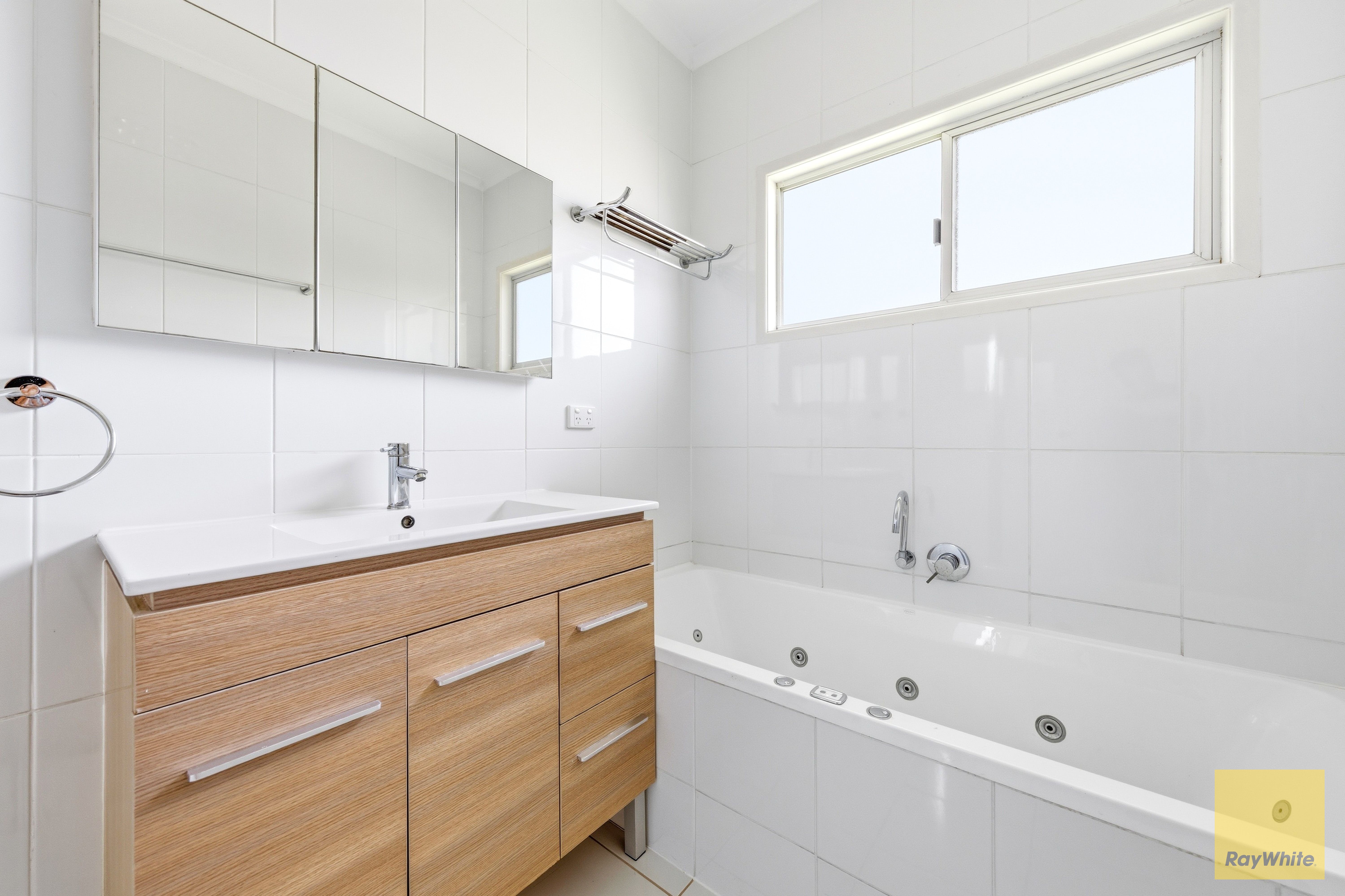 30 Mellish Crescent — photo 18 of 30