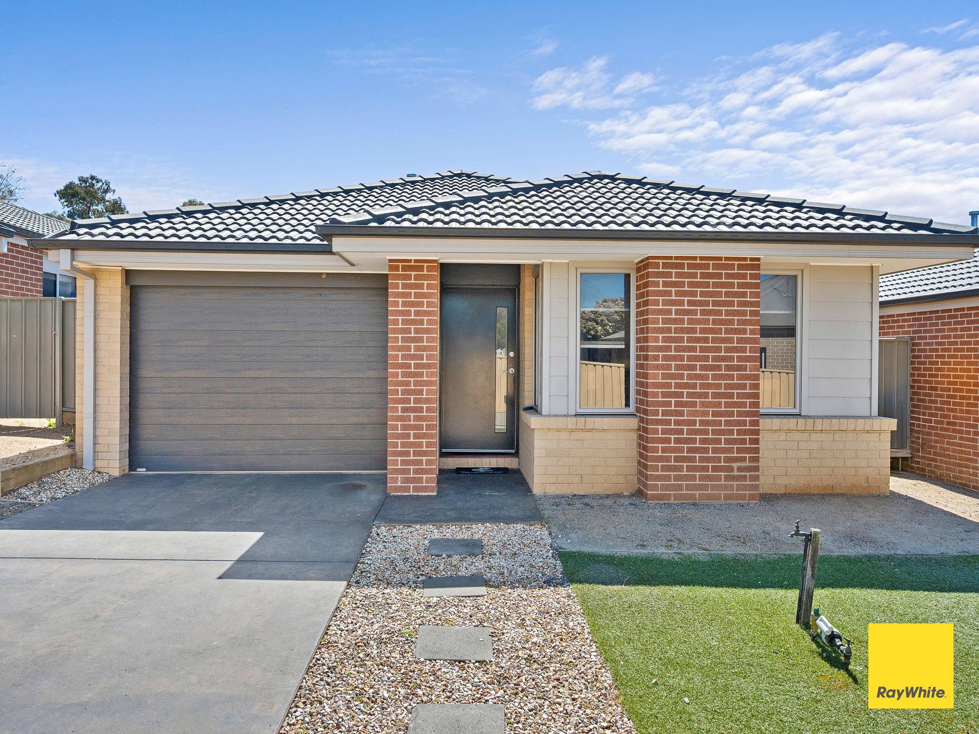 2/20A Emmett Street — photo from Ray White Bendigo