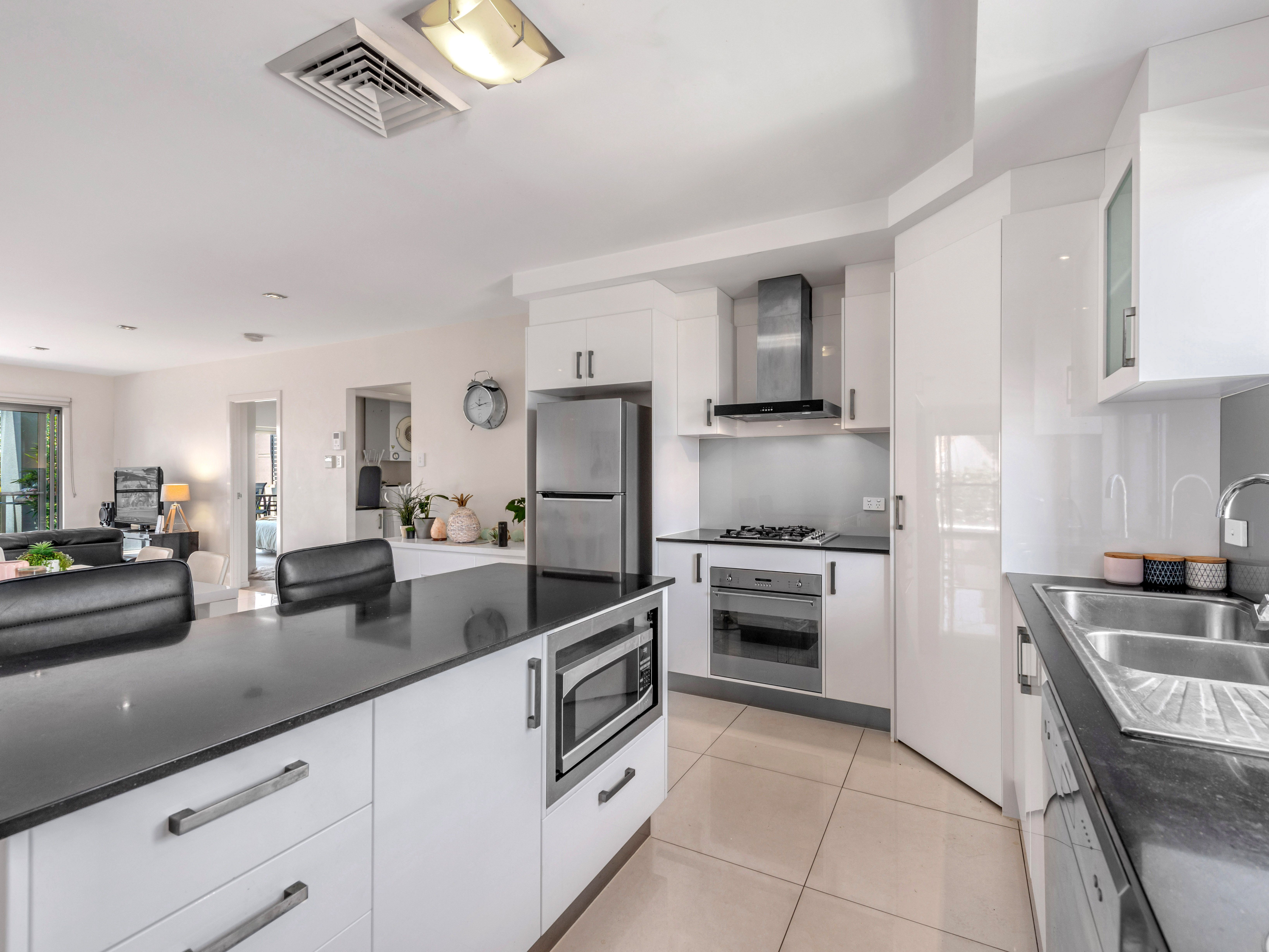 10/215 Wellington Road, East Brisbane, QLD 4169