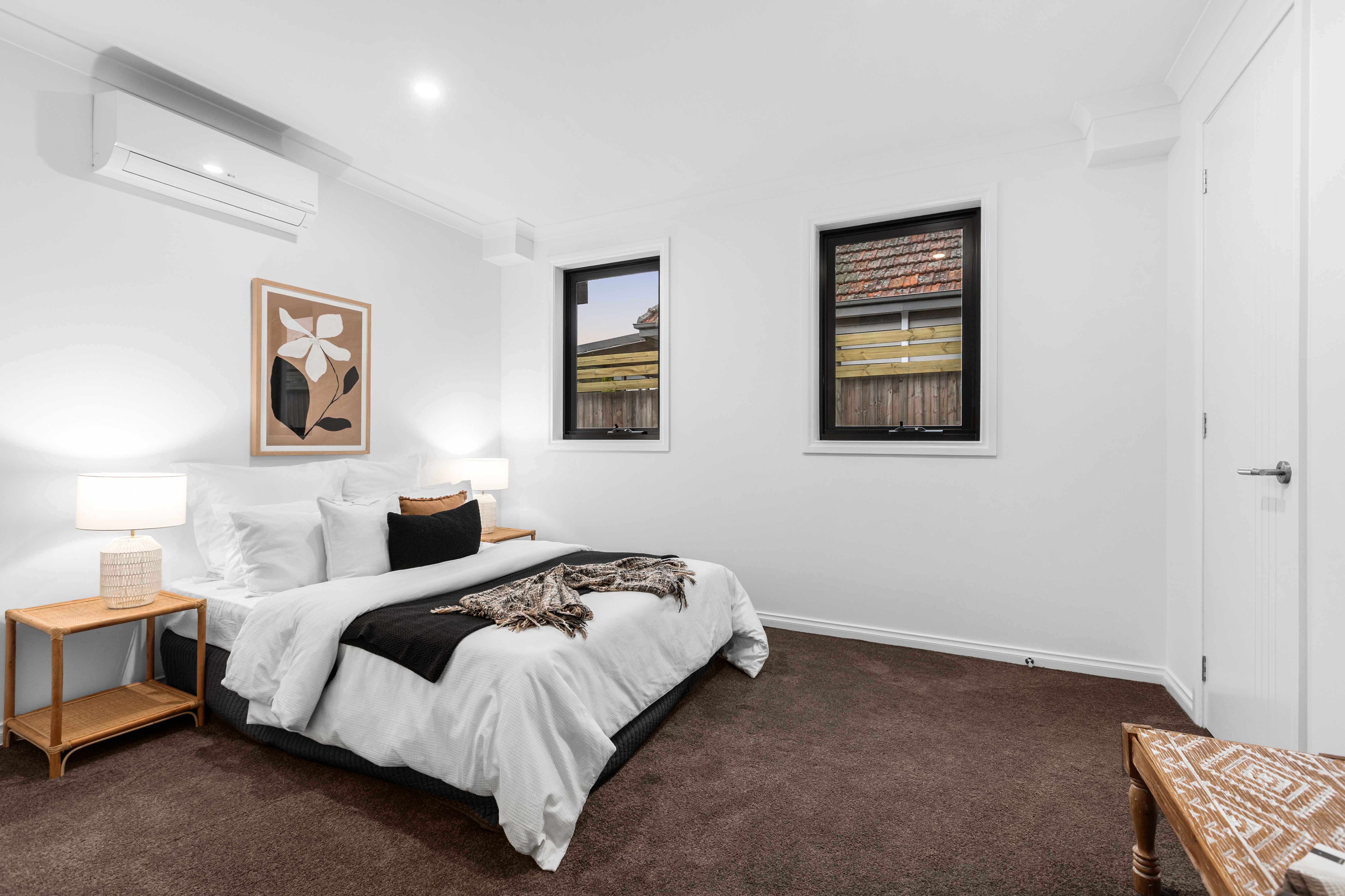2/2 Belmont Road West — photo 8 of 17