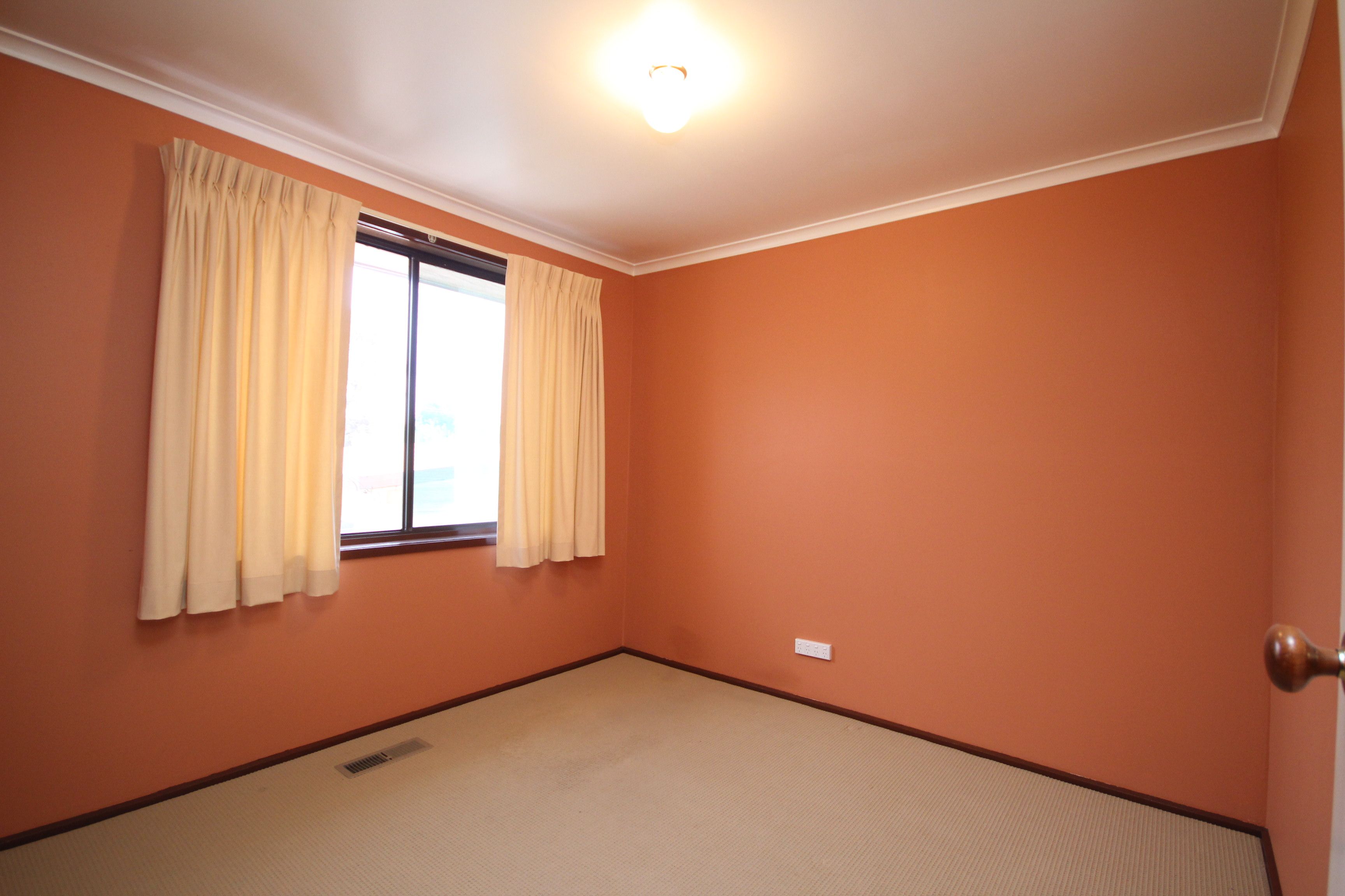 124A Chuculba Crescent — photo 11 of 15