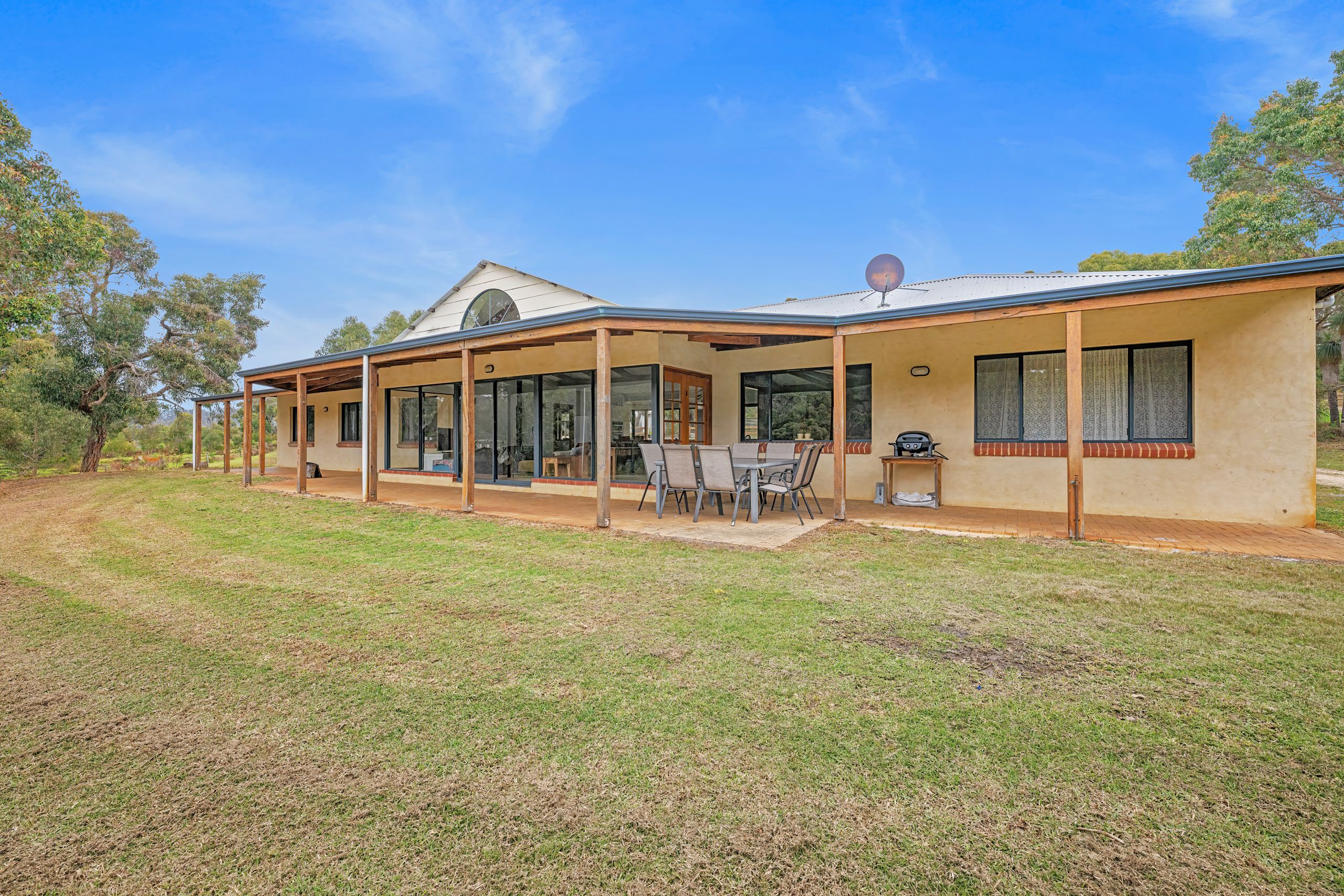 209 McLeod Road — photo 3 of 30