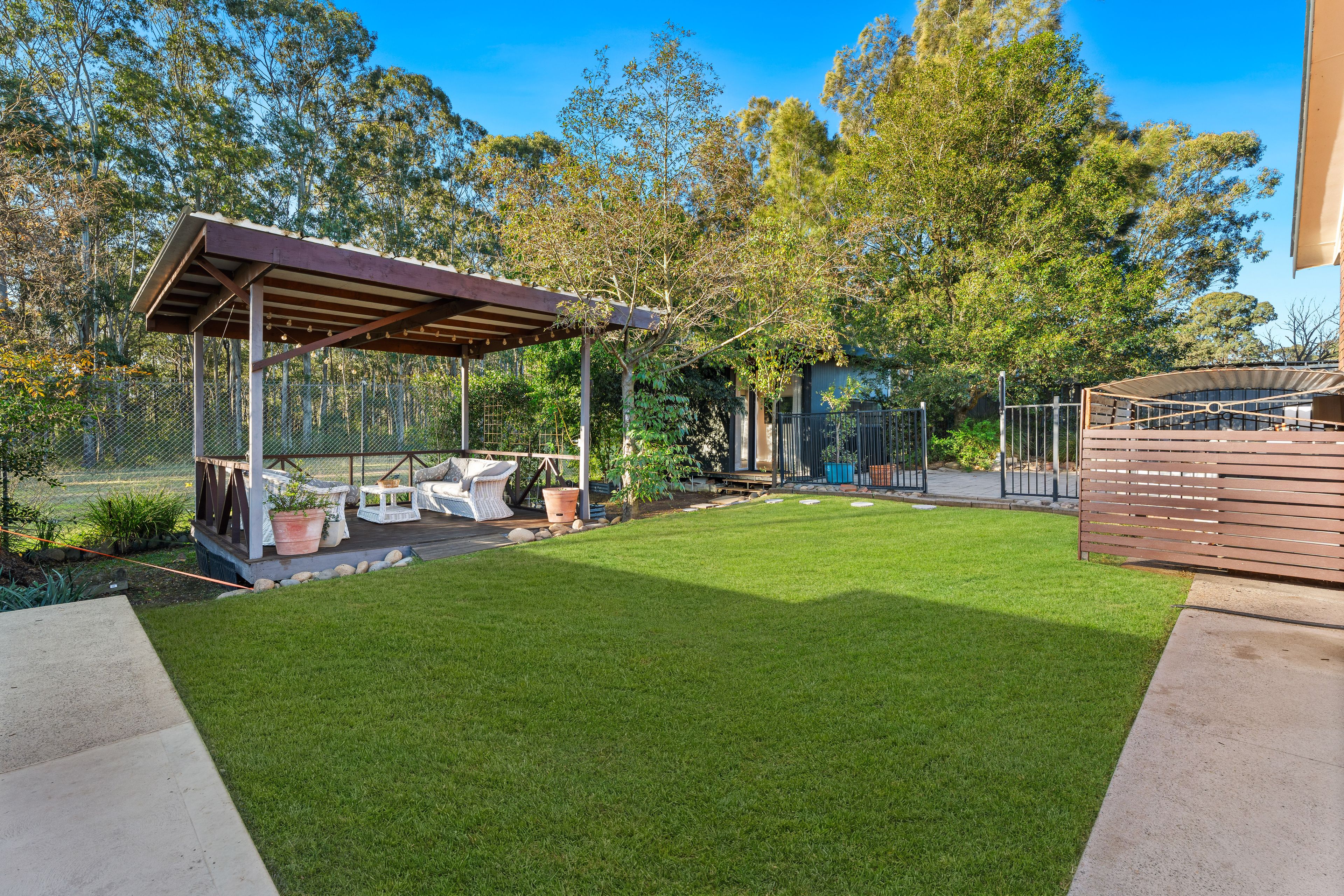 27 Summerfield Circuit — photo 11 of 29