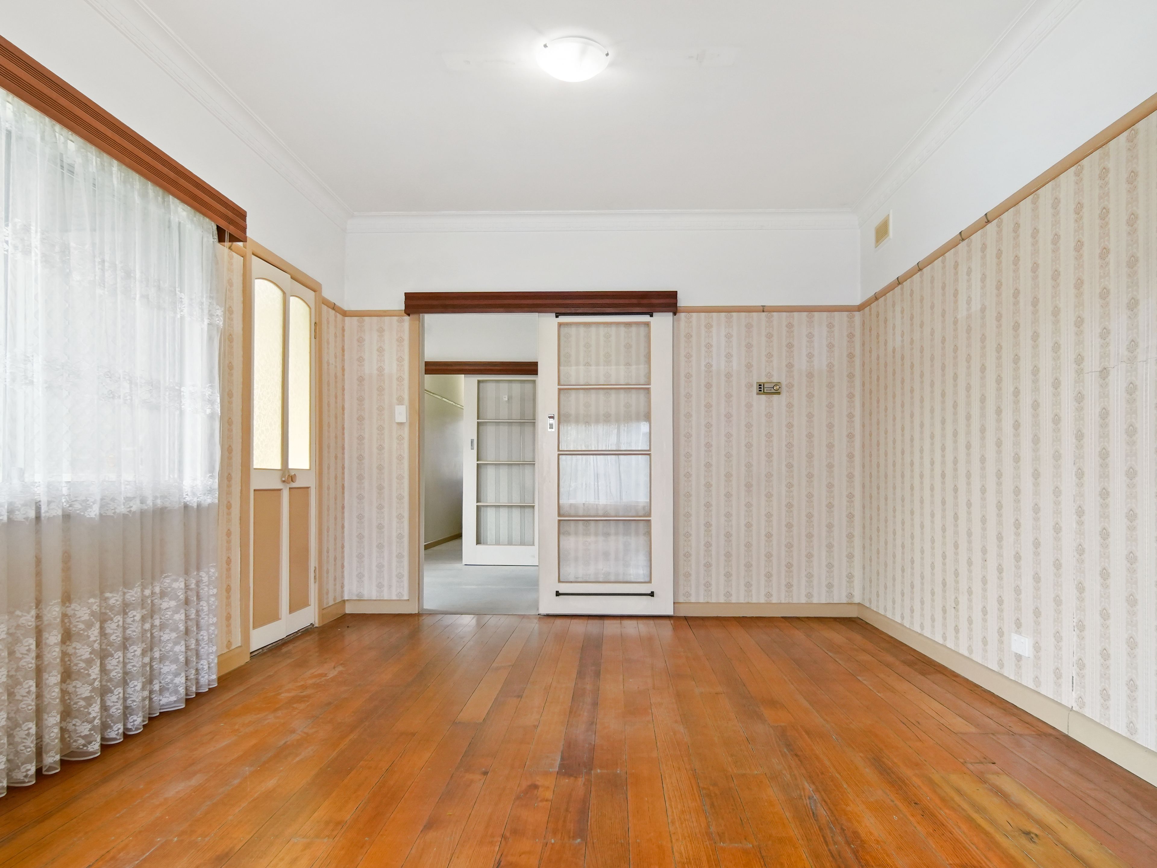 10 King George Parade , Dandenong VIC 3175