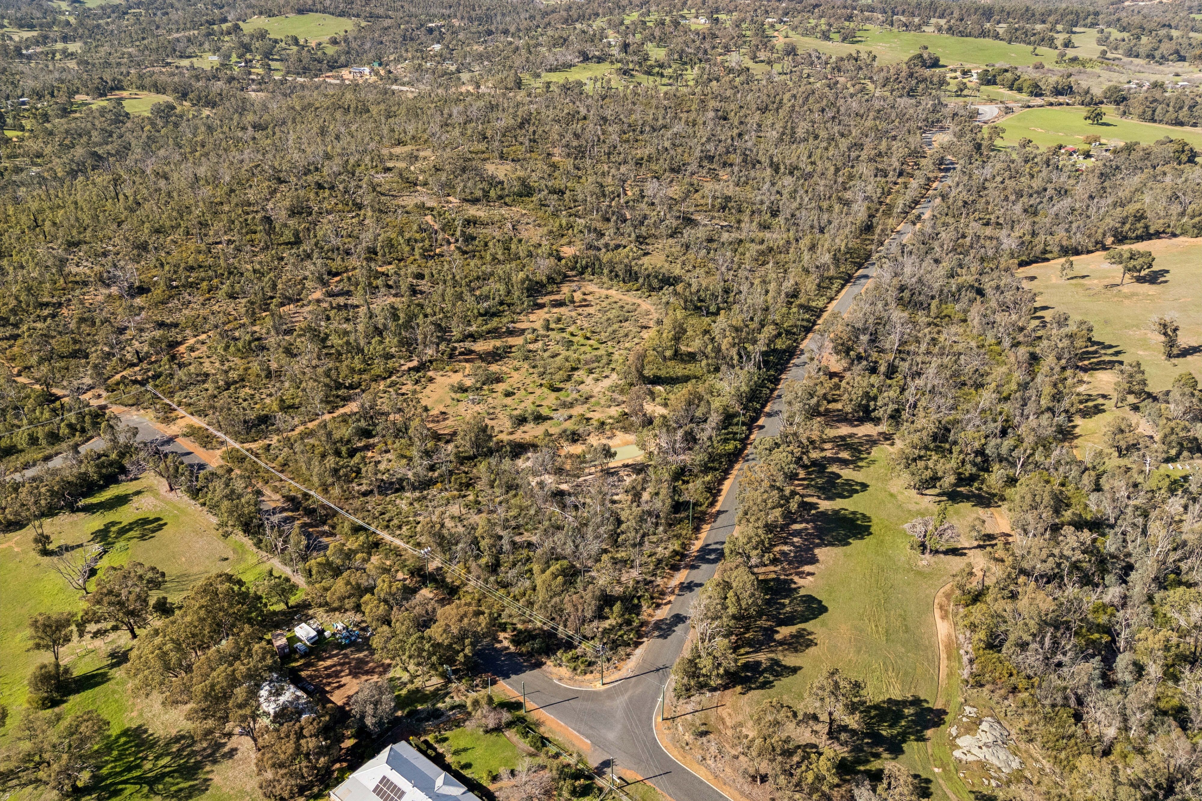 476 Old Coach Road East — photo 5 of 27