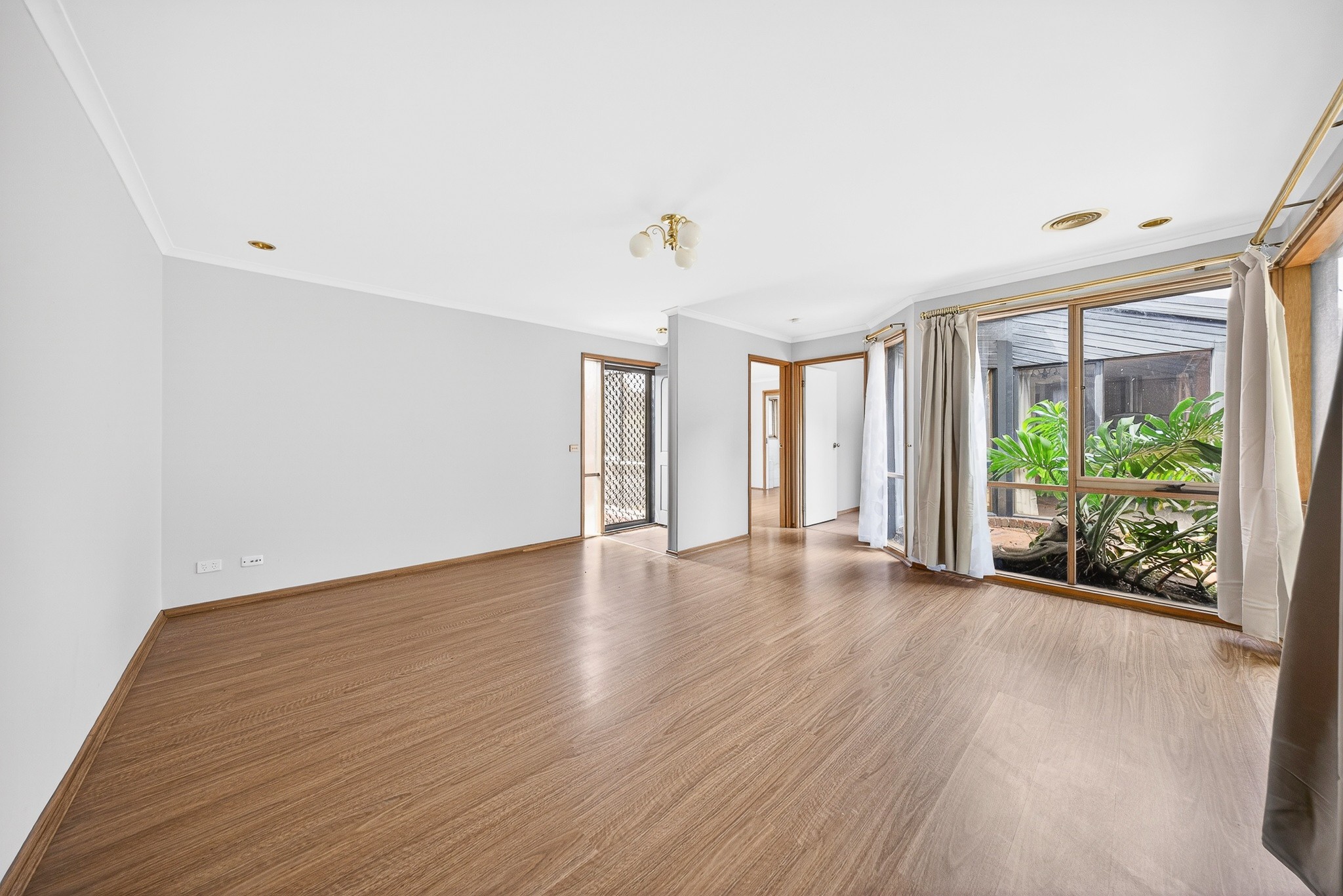 10 Hollyhock Court, Cranbourne North, VIC 3977