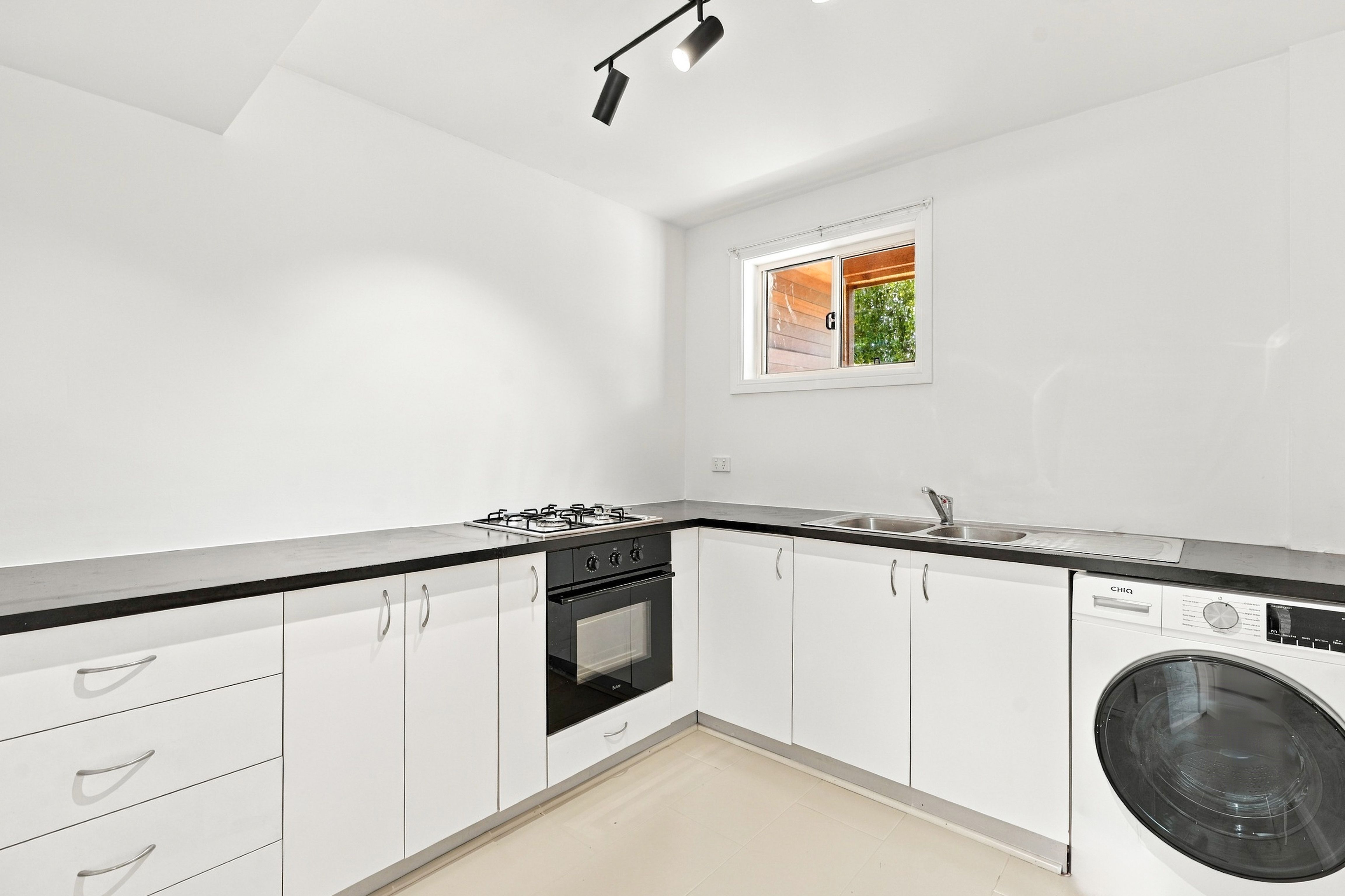 62 Promenade Avenue — photo 11 of 18