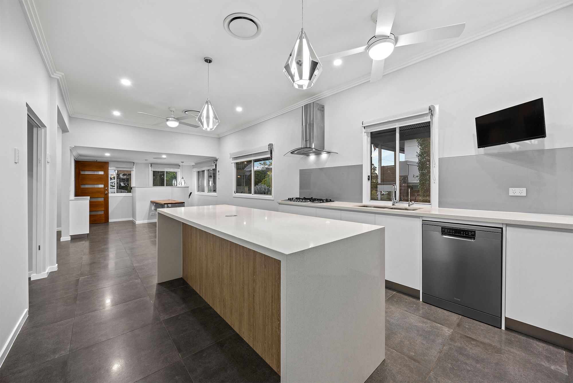 5 O'farrell Avenue — photo 6 of 23