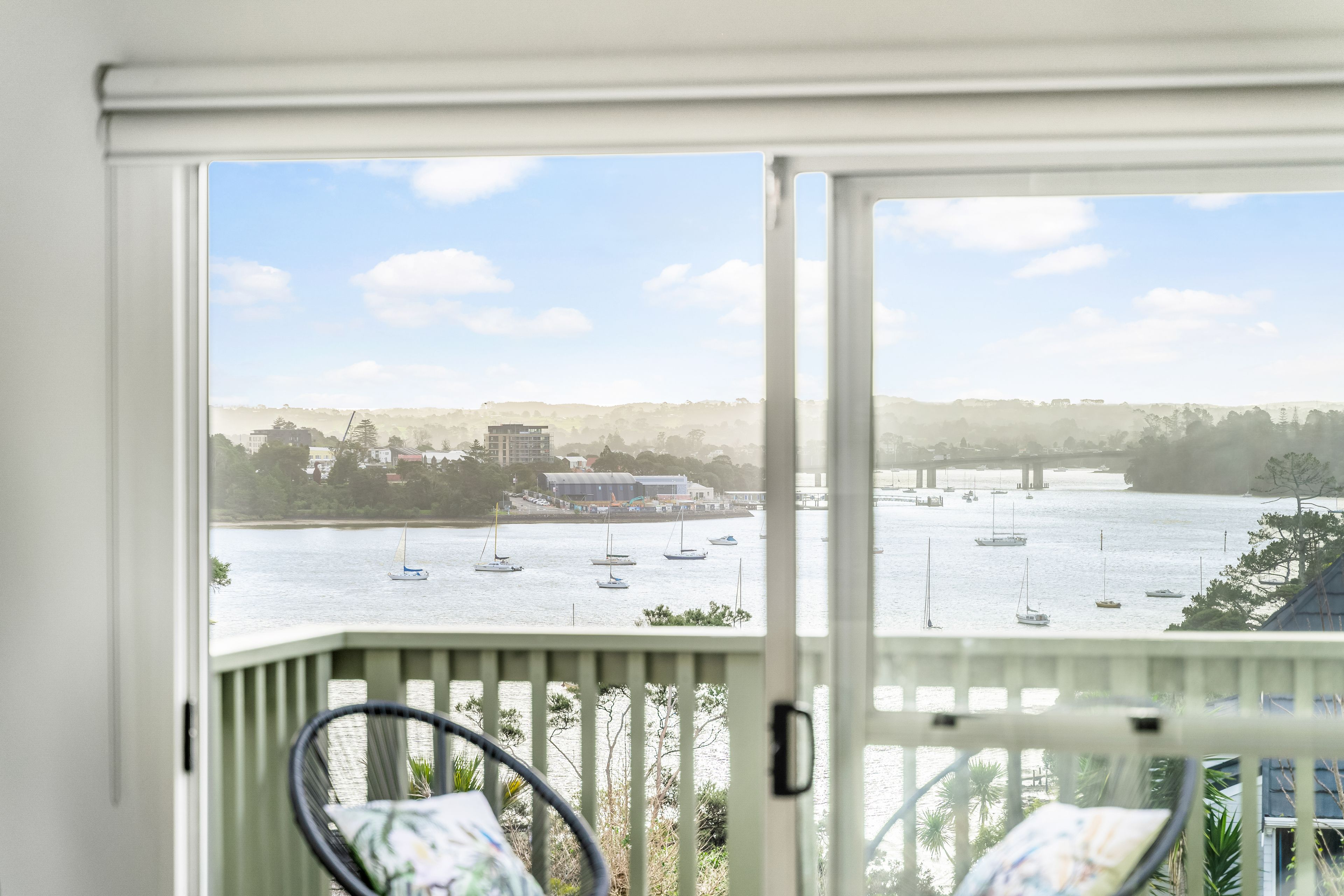 2/6 Oruamo Place, Beach Haven, North Shore City