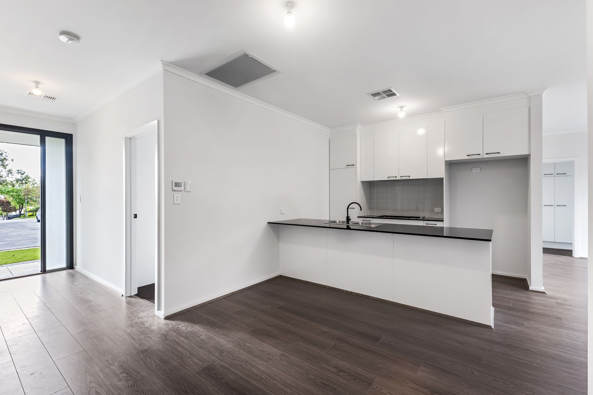 16 Warilda Avenue — photo 6 of 11