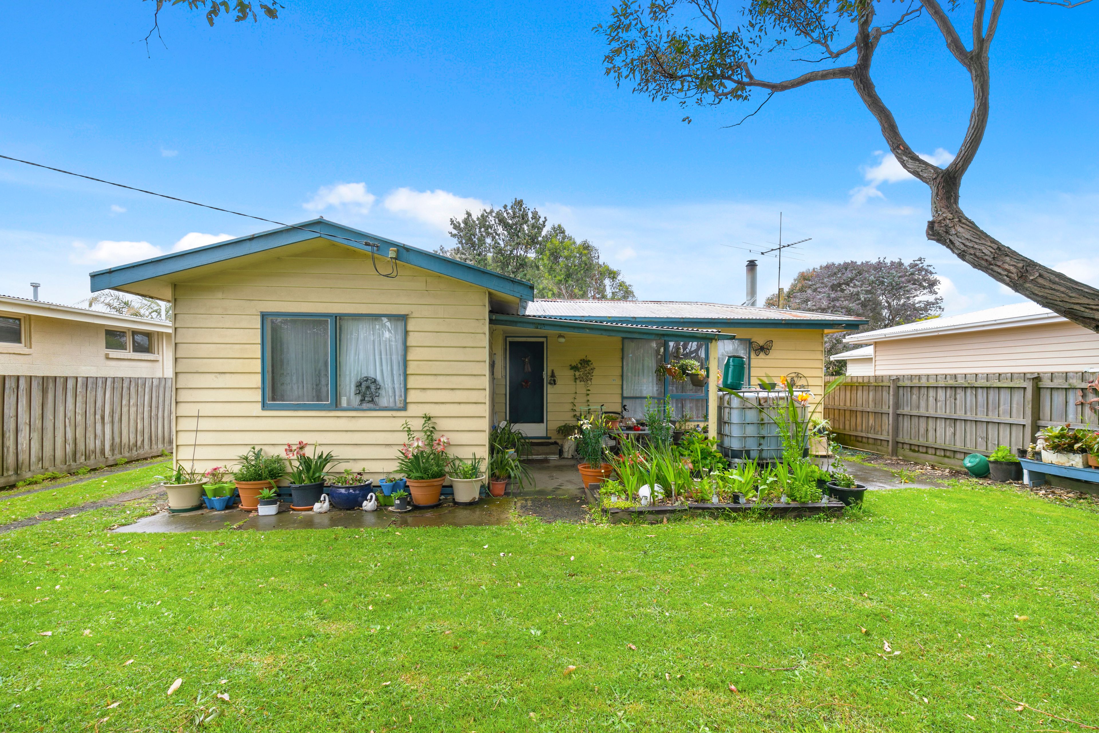 11 Phillip Island Road, Sunderland Bay VIC 3922