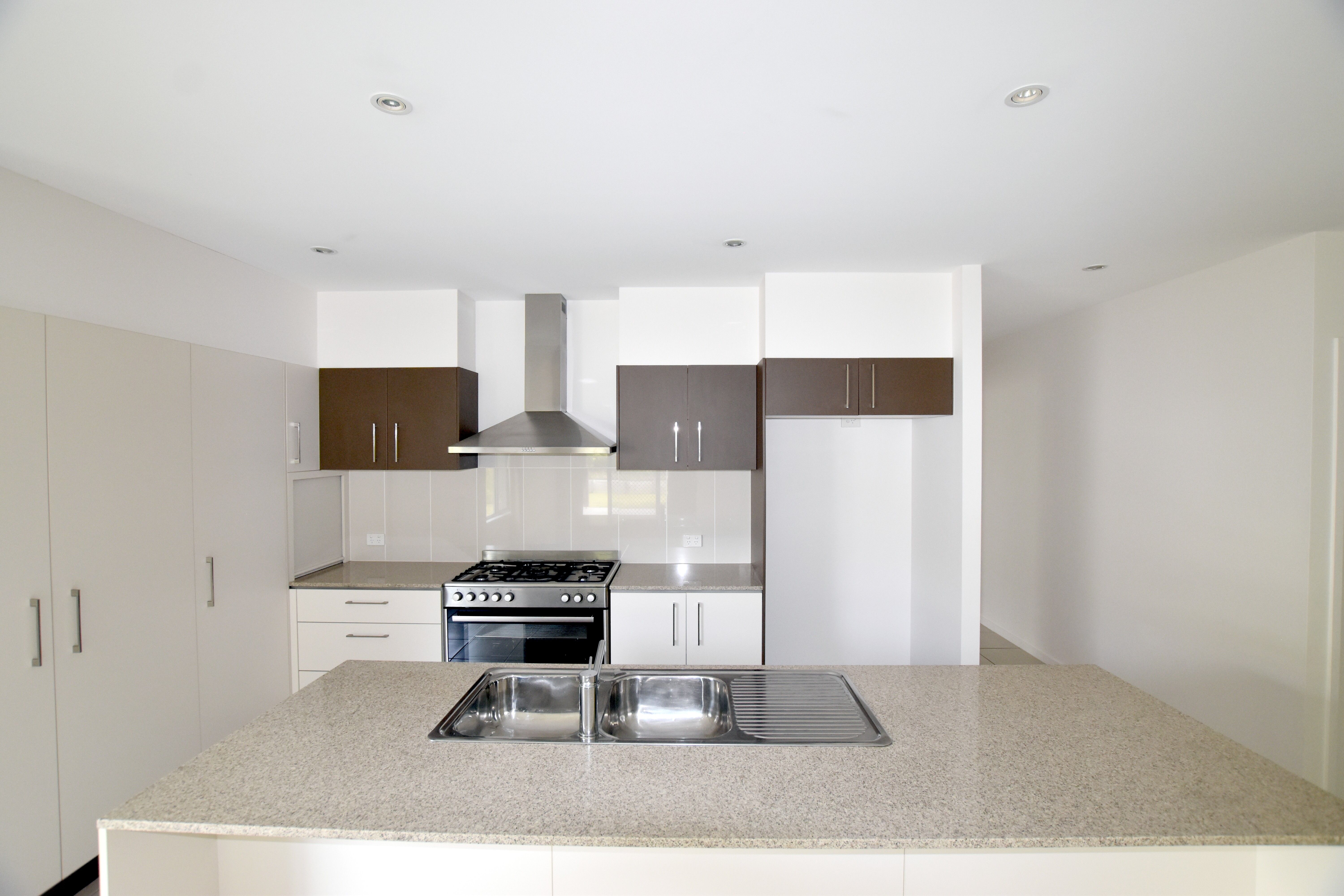 6 Boonderee Place,, New Auckland, QLD 4680