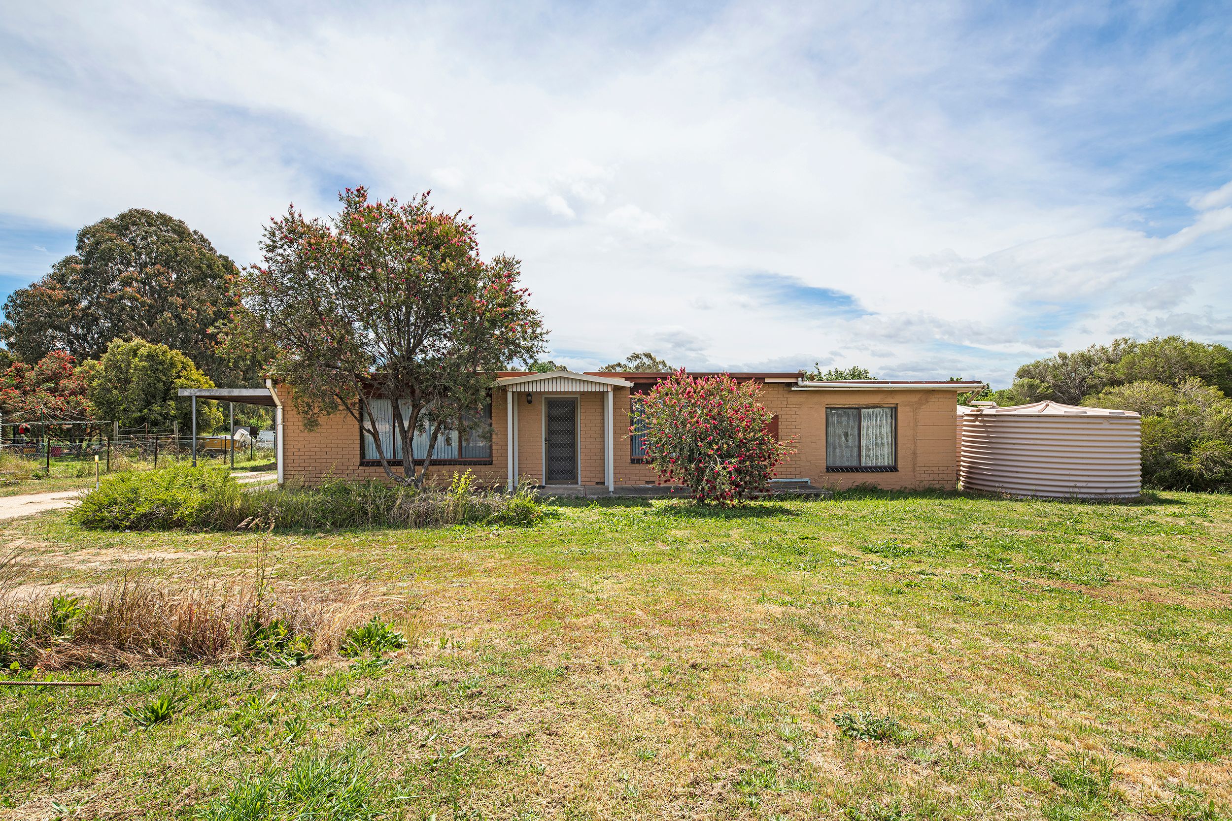 38 Dairy Flat Road, Heathcote VIC 3523