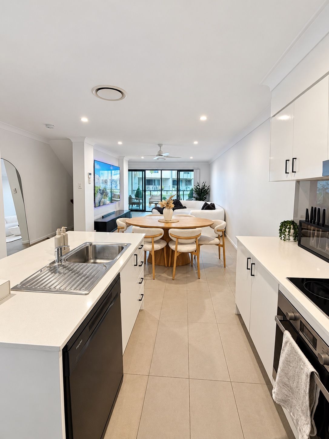 21/61 East Quay Drive — photo 9 of 20