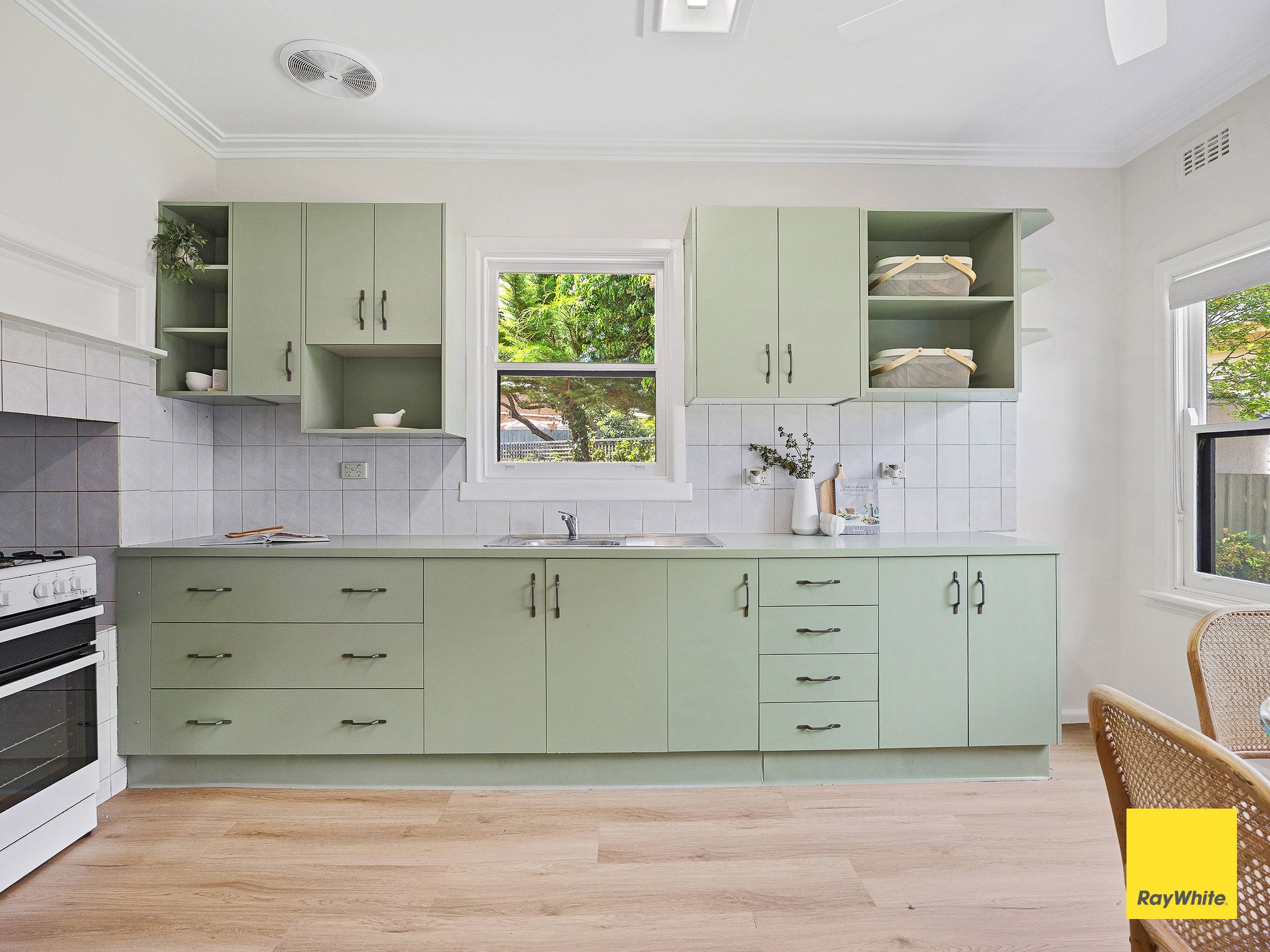 6 Collins Court — photo 5 of 15