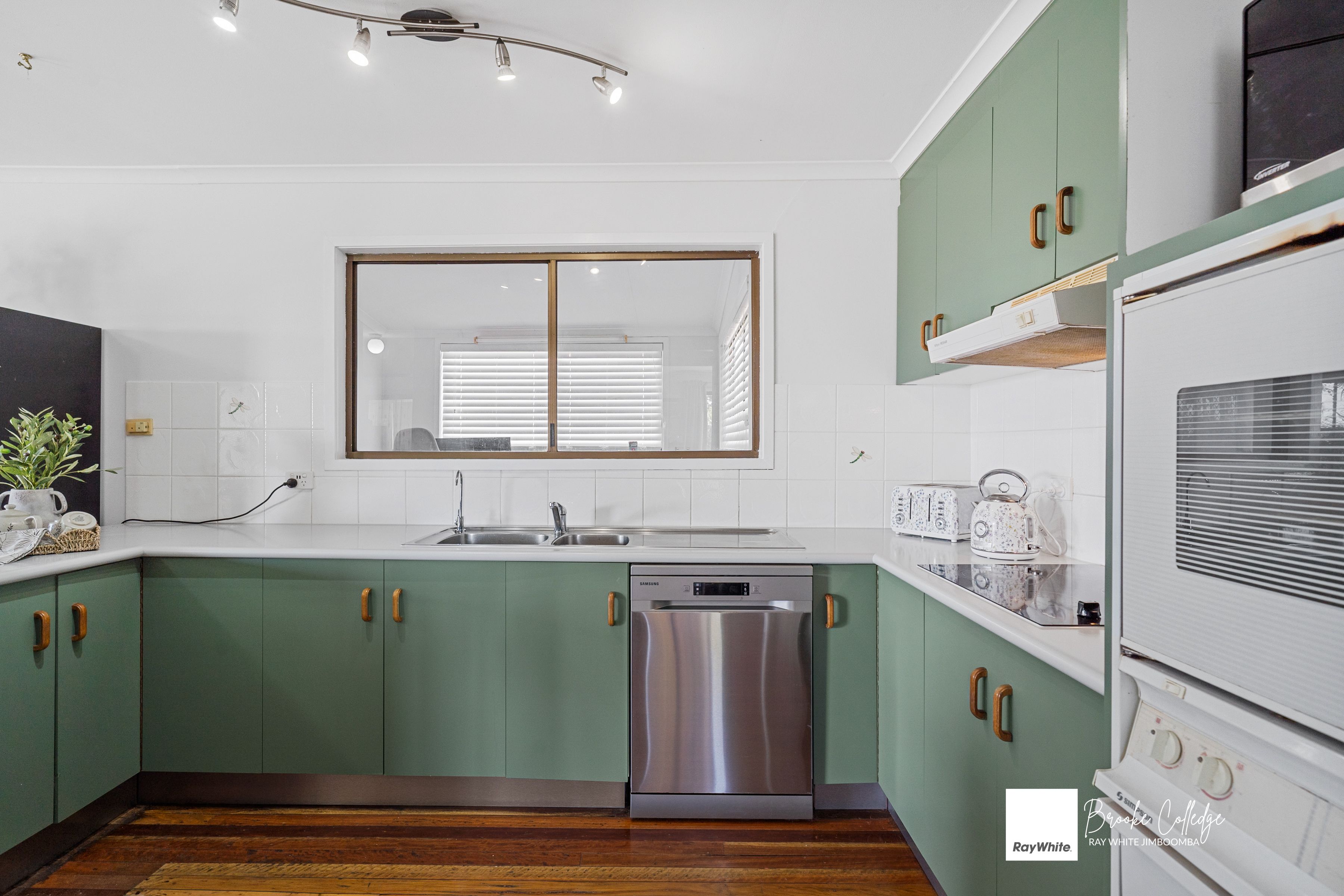34 Bromelton Street — photo 6 of 21