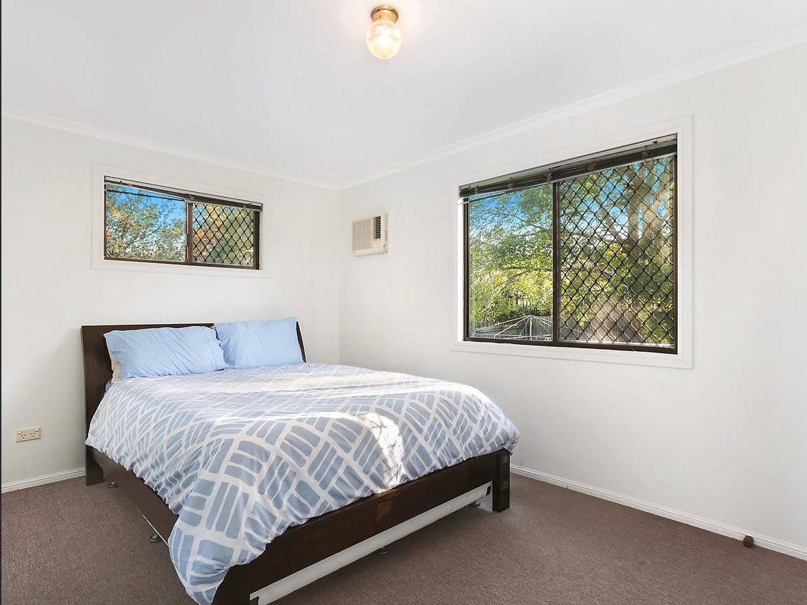 331 Oxley Road — photo 7 of 10