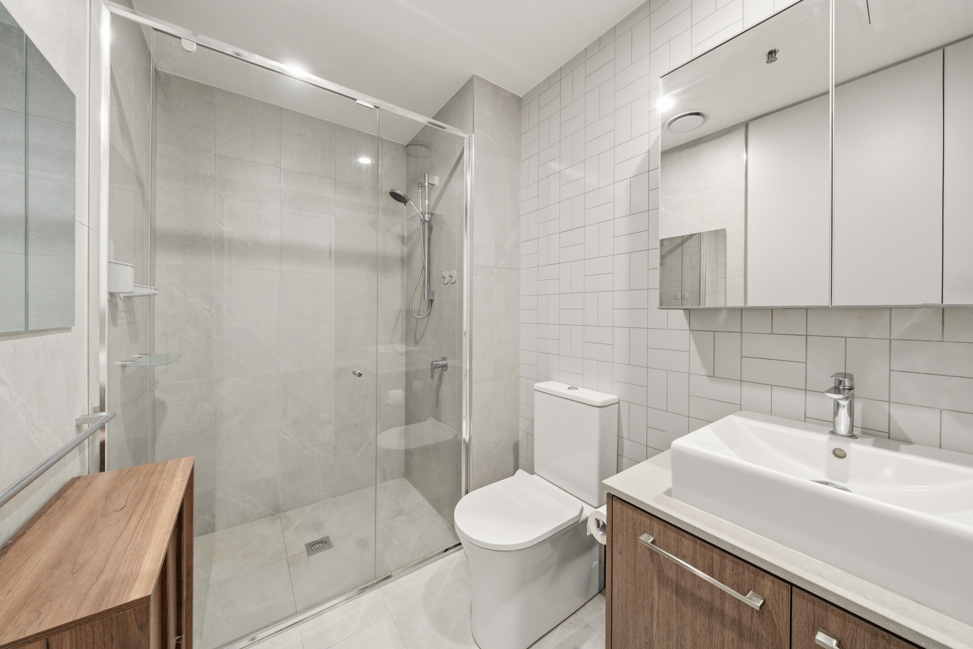 34/11 Irving Street — photo 13 of 29