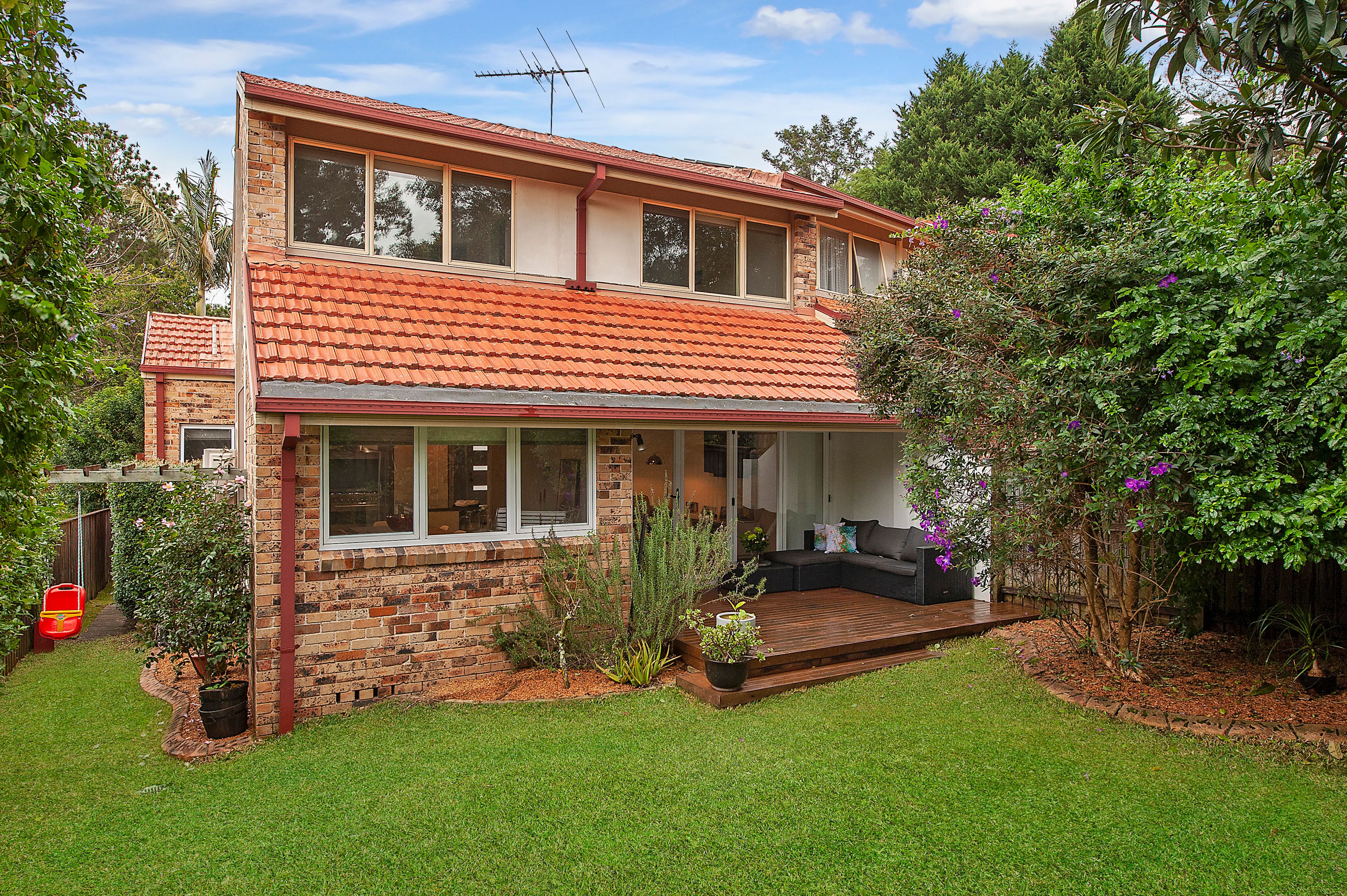 5 Deakin Way