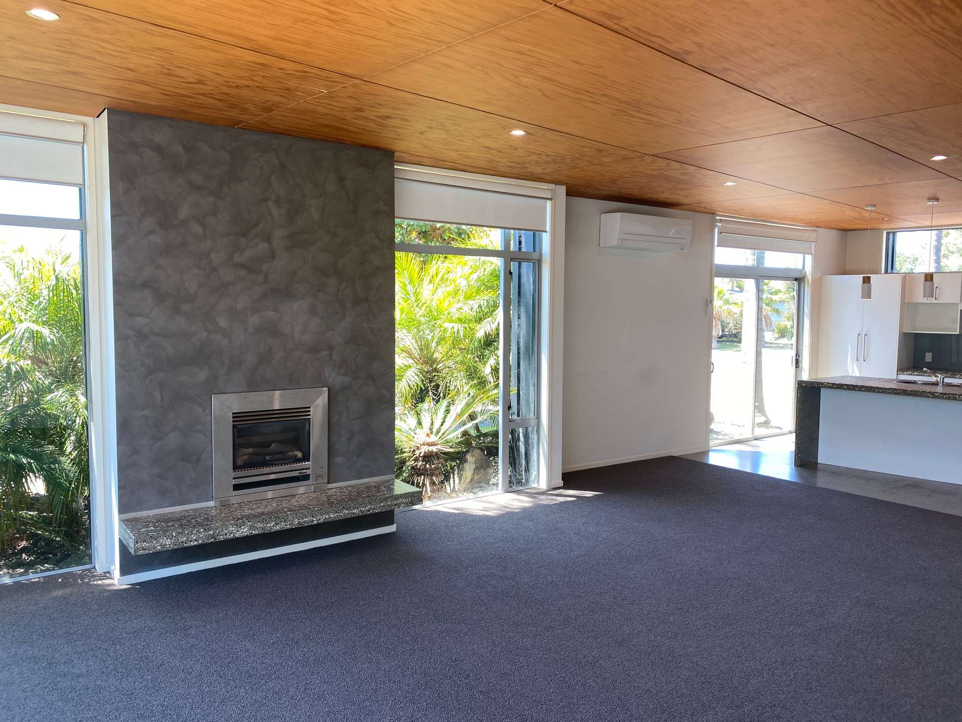 24 Nautilus Drive photo 3