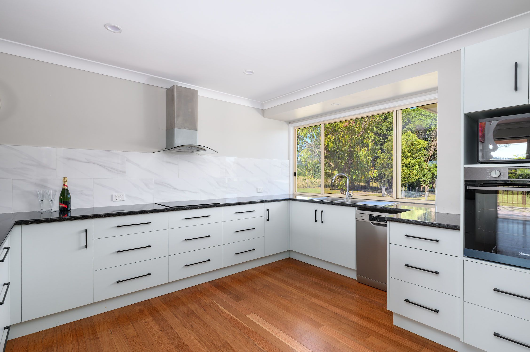 33 Cullinane Road, Mothar Mountain, QLD 4570