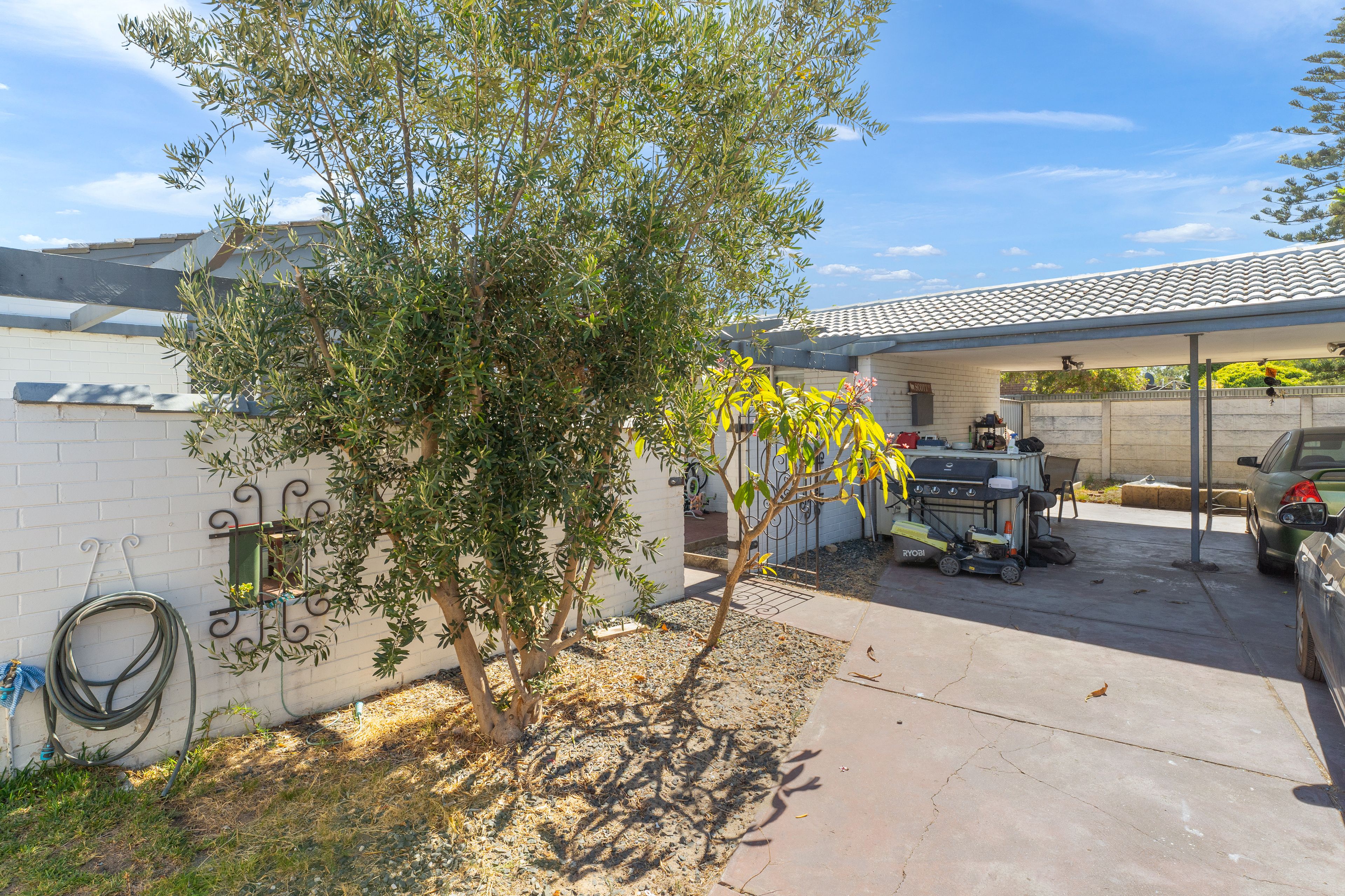 19 Columbia Close, Rockingham, WA 6168