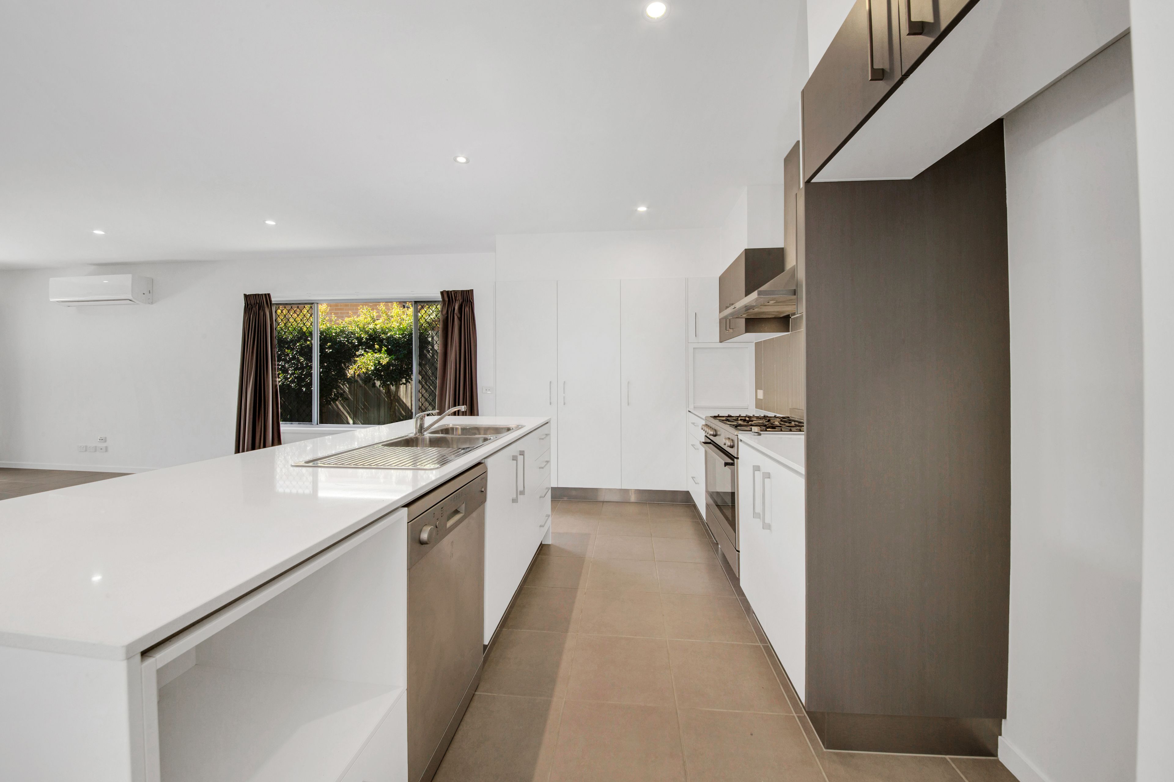 21 Boonderee Place, New Auckland, QLD 4680