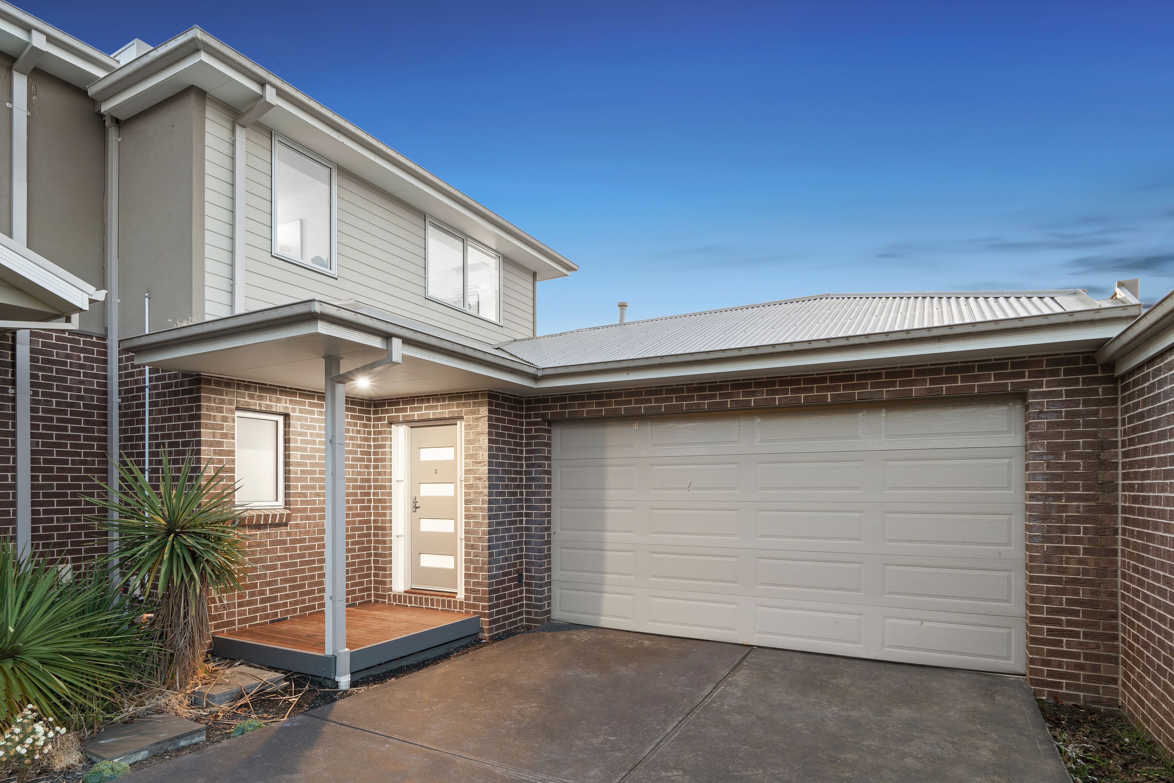13 Rosedale Crescent, Ringwood East VIC 3135