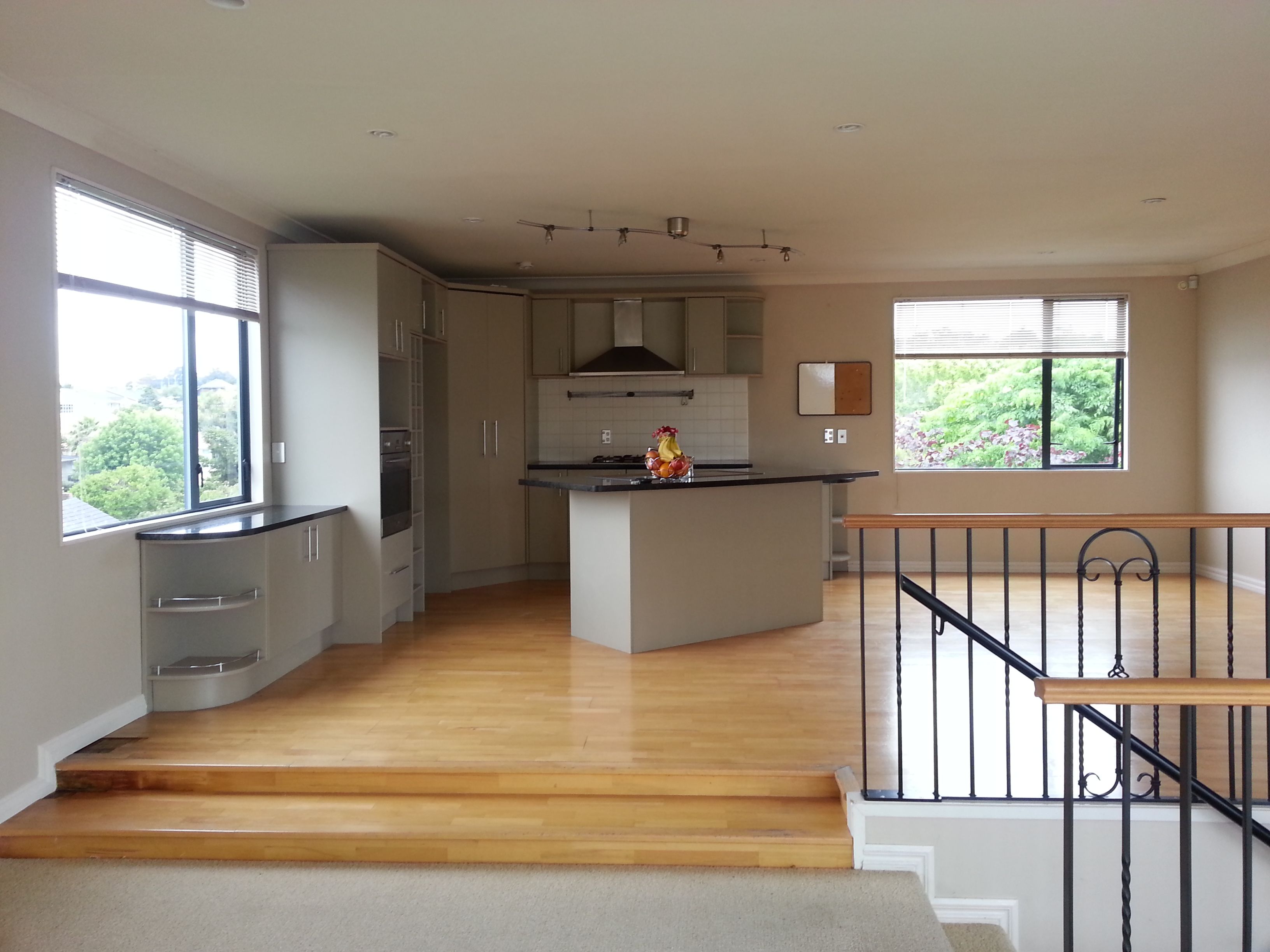 142A East Coast Road, Forrest Hill, North Shore City