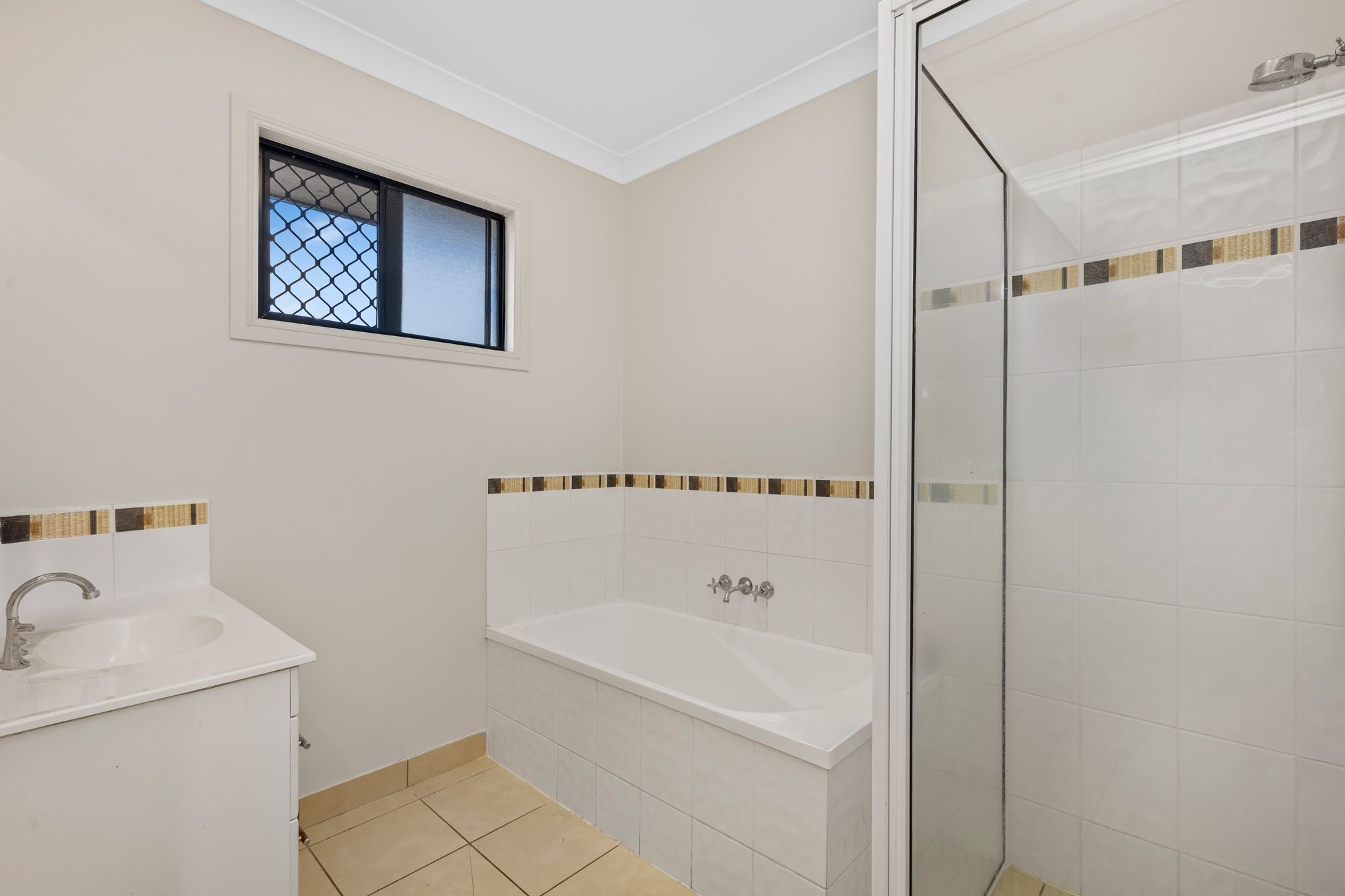 25 Summerland Drive — photo 9 of 10
