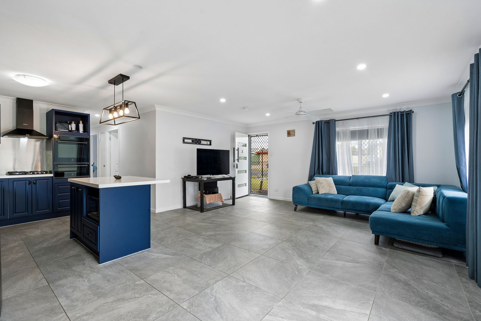 2 Helen Street — photo 6 of 16