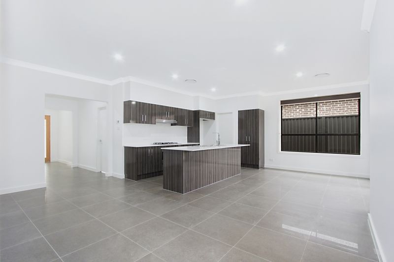 54 Flynn Circuit, JORDAN SPRINGS, NSW 2747