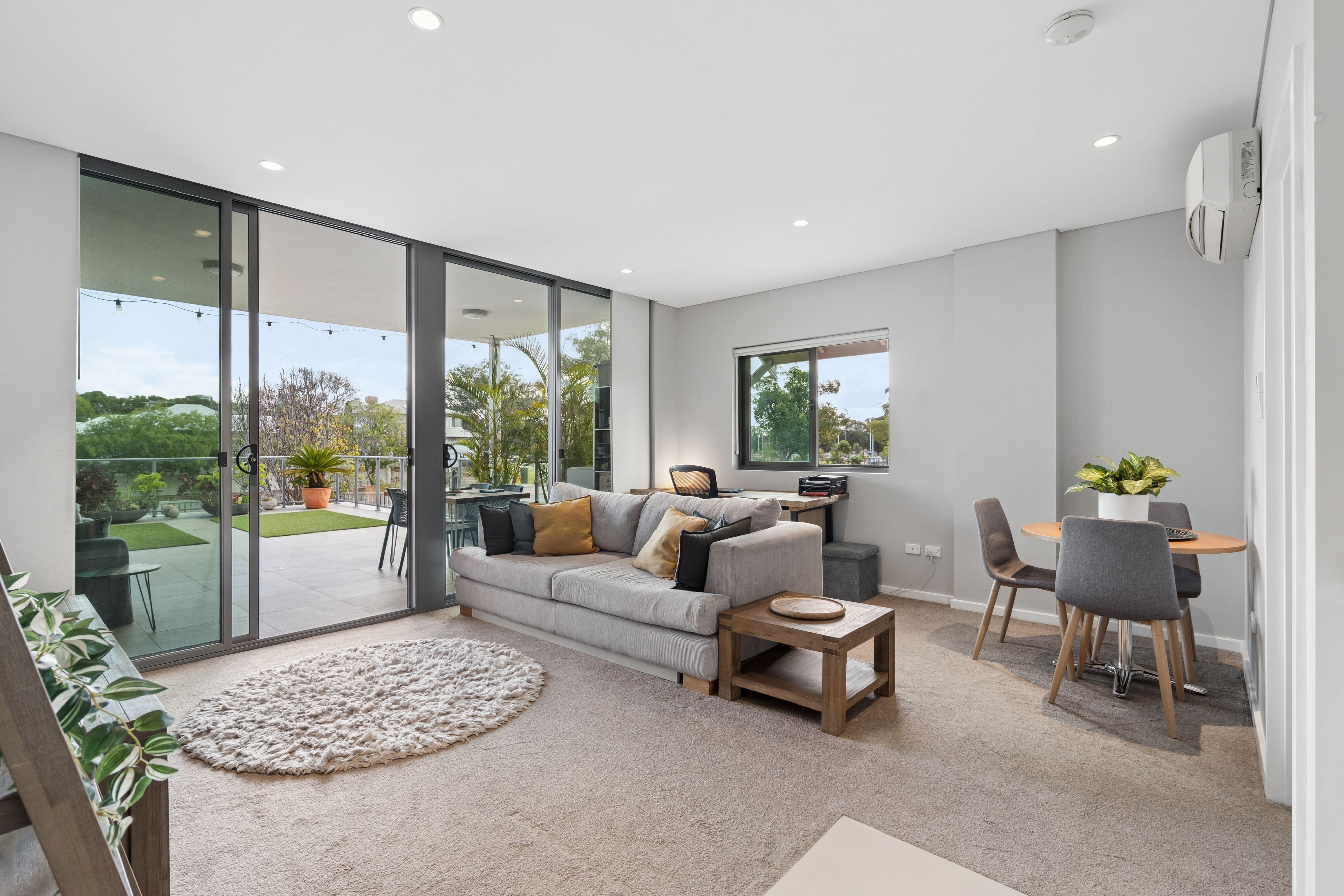 4/3 Washington Street, Victoria Park, WA 6100