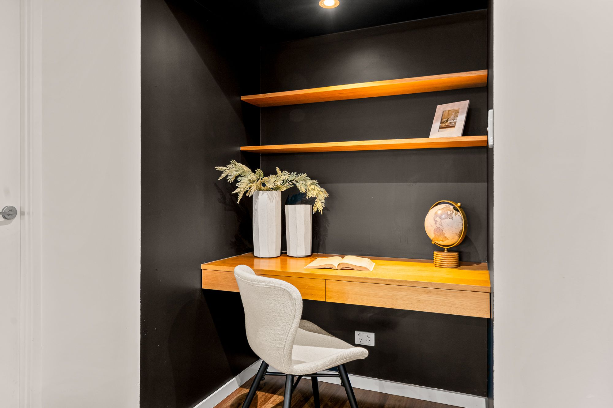 35 Obrist Place — photo 10 of 30