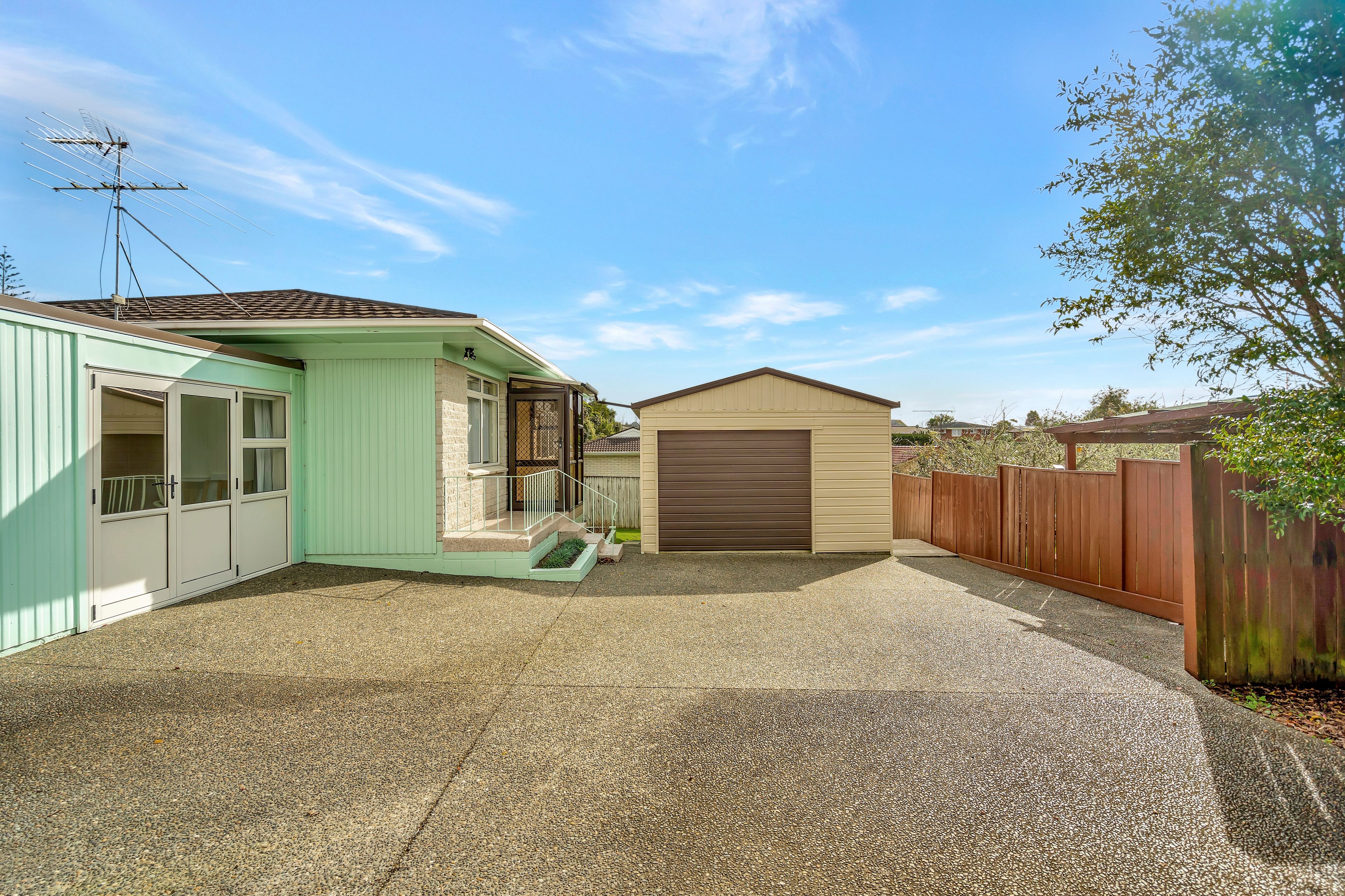 2/12 Tanoa Place, Glendene, Waitakere City