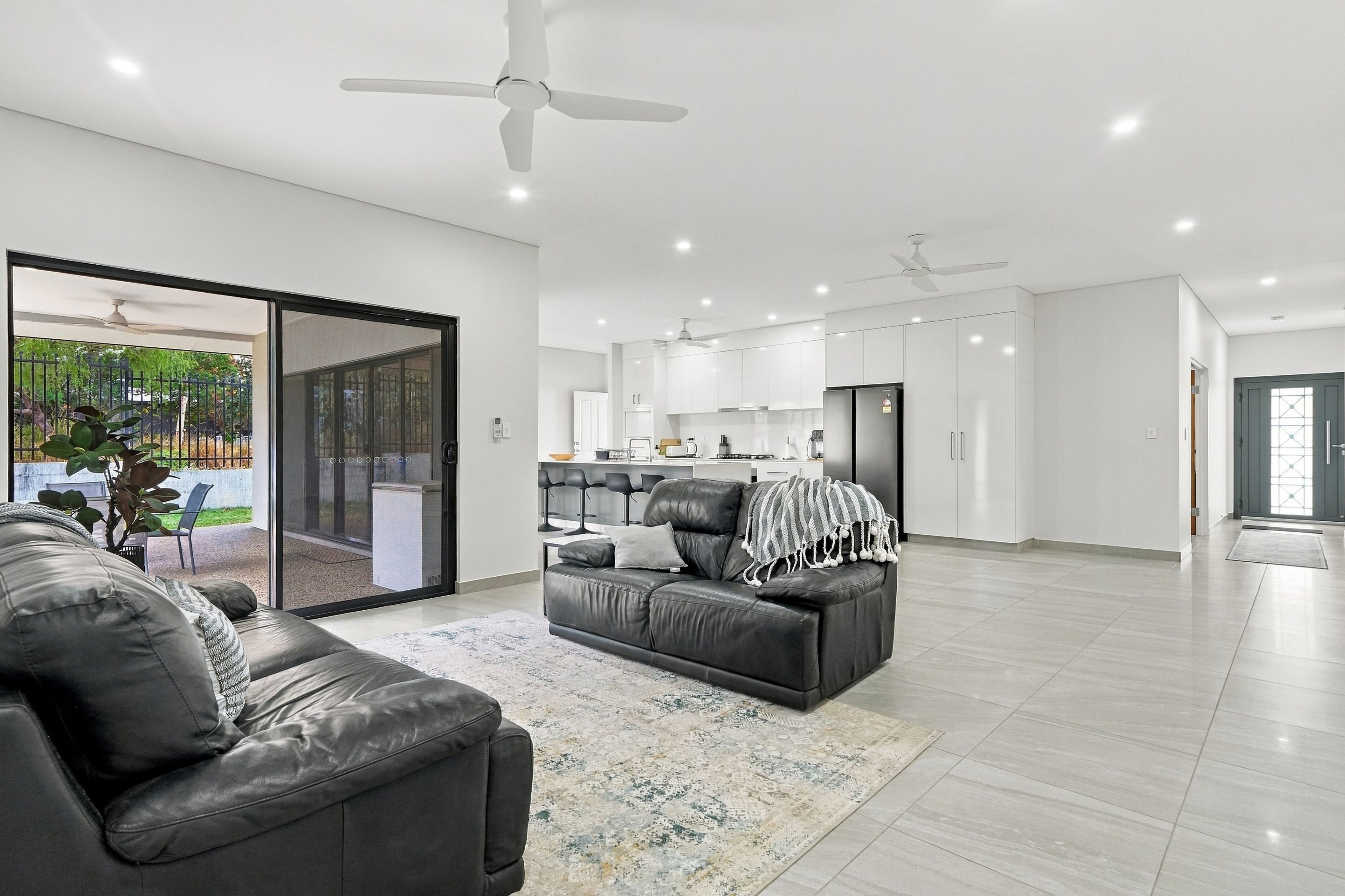 8 Bullita Street — photo 12 of 30