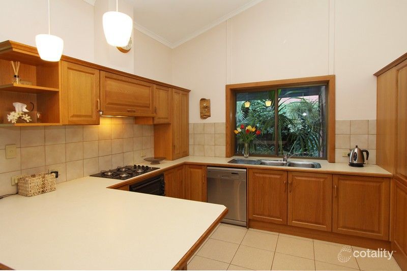 8 Oakmount Court, West Lakes, SA 5021