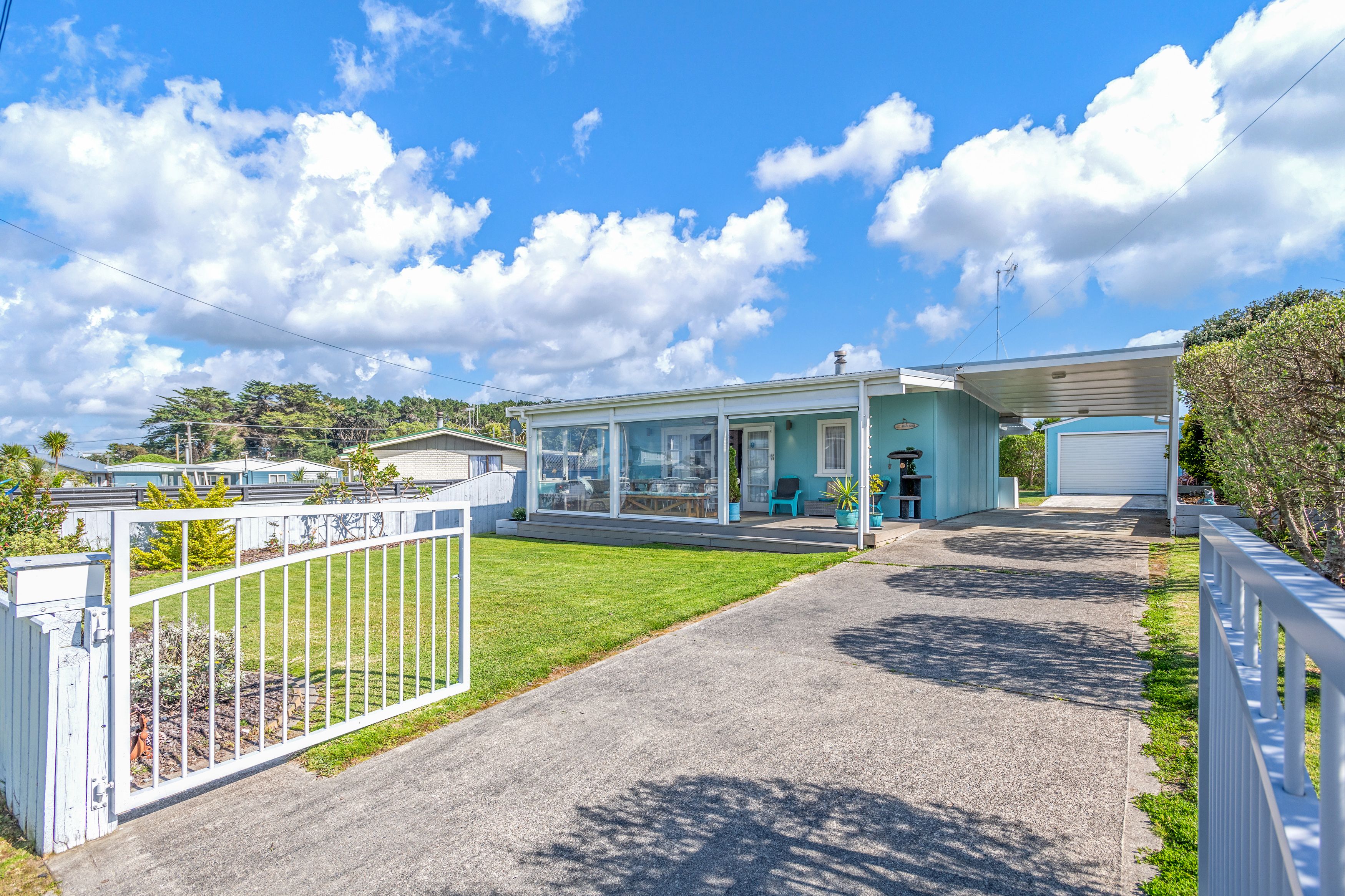4 Kent Terrace, Foxton Beach, Horowhenua District 4815 Sold House