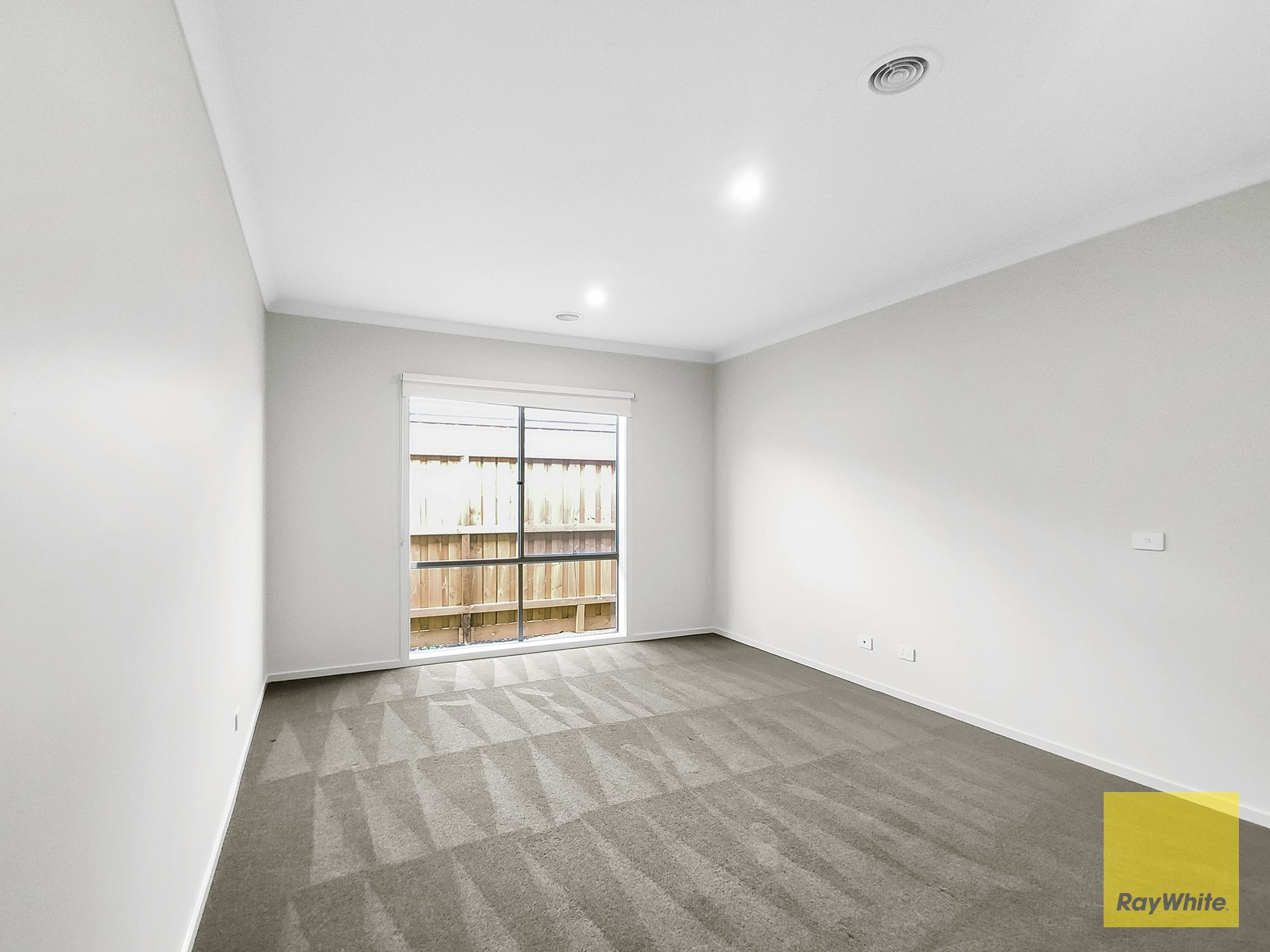 32 Rosette Crescent — photo 17 of 25