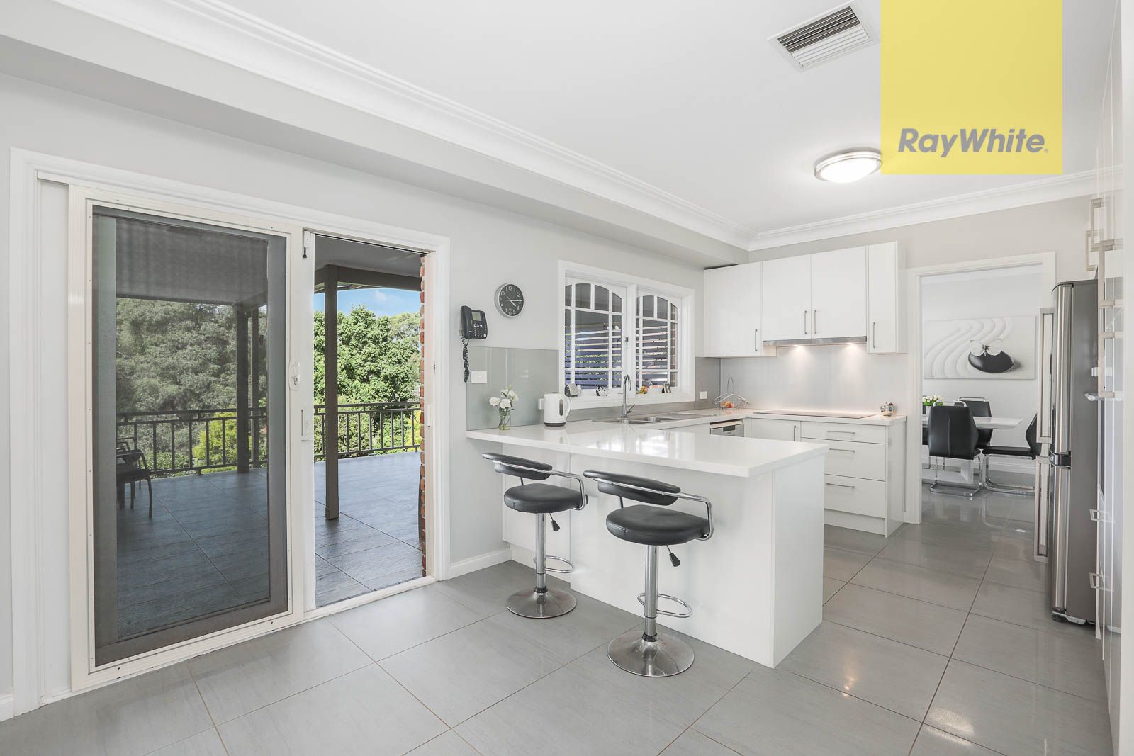 8 Ivanhoe Place, Oatlands, NSW 2117