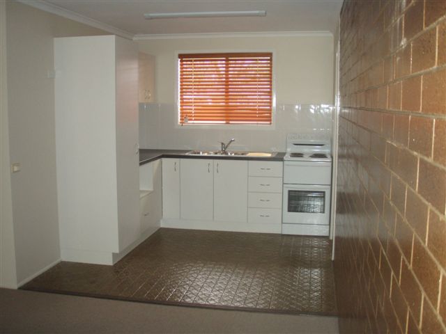 2/1 Cleary Street, Centenary Heights, QLD 4350