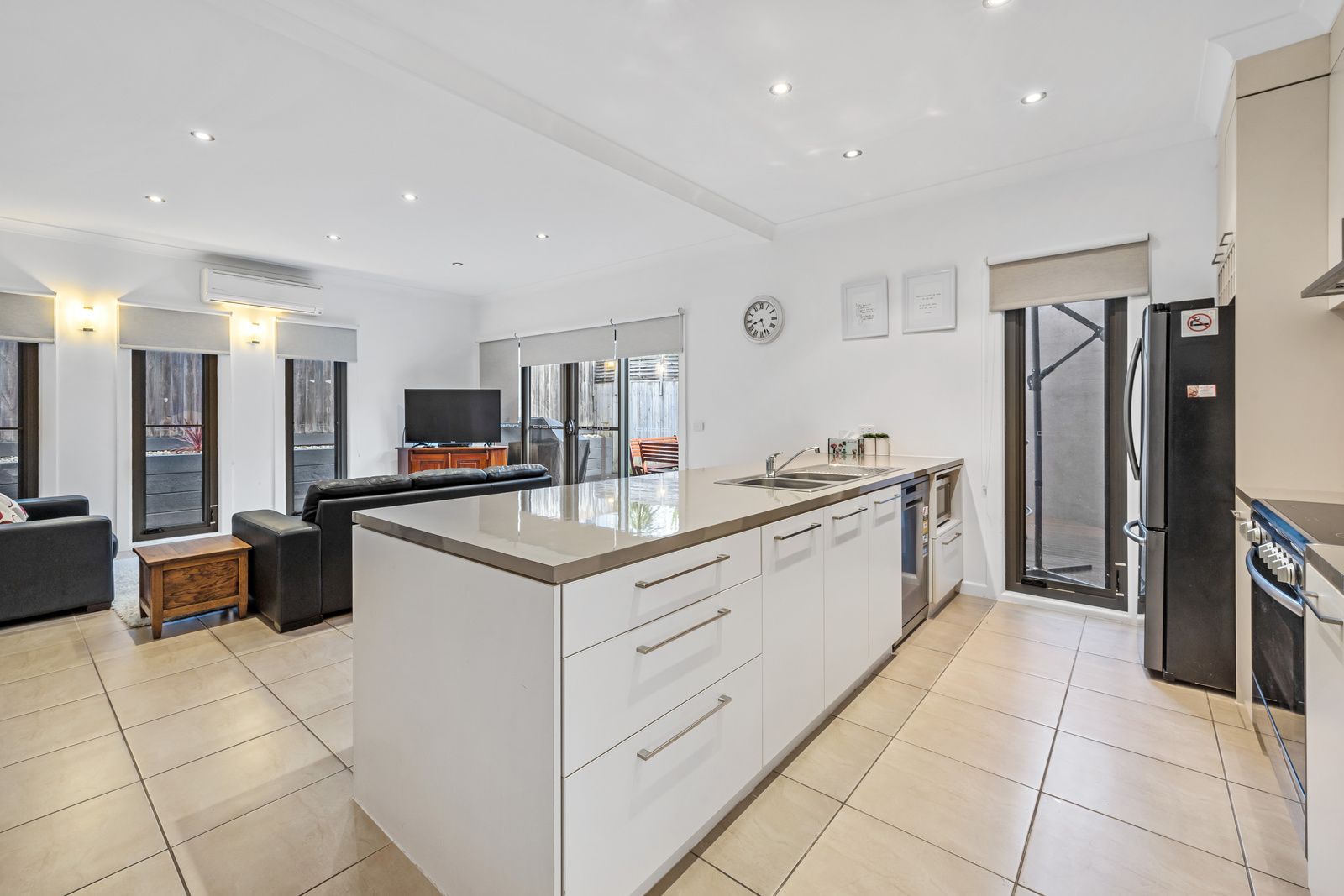 10/55-57 Chapel Street — photo 3 of 15