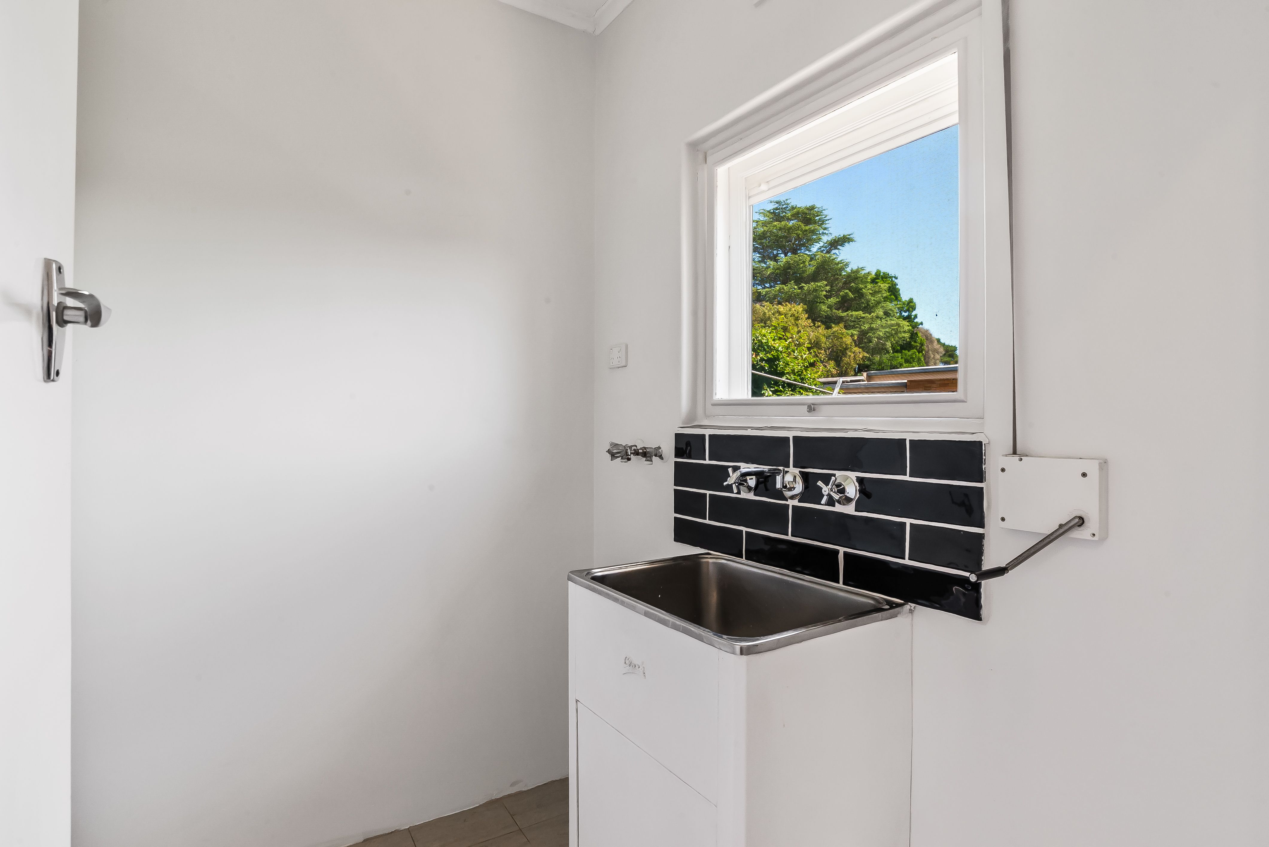 92 Cashel Street — photo 10 of 13