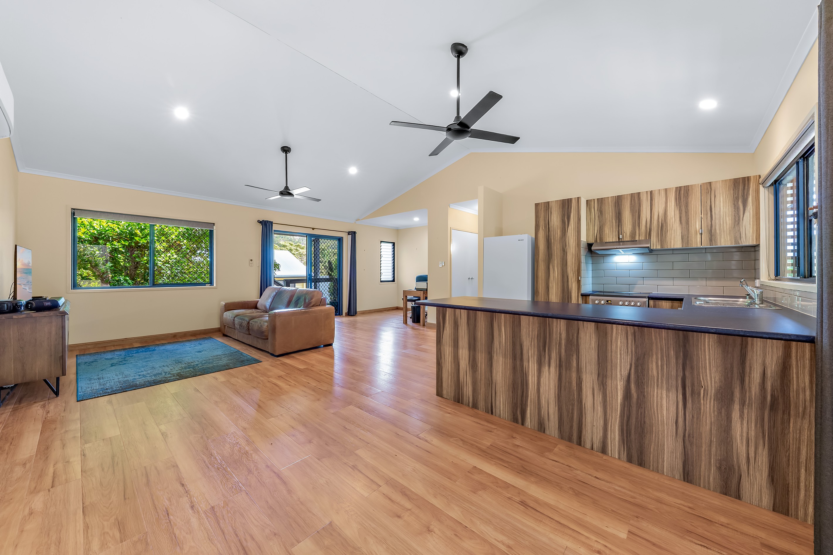 5/6 Border Drive, Cannonvale, QLD 4802